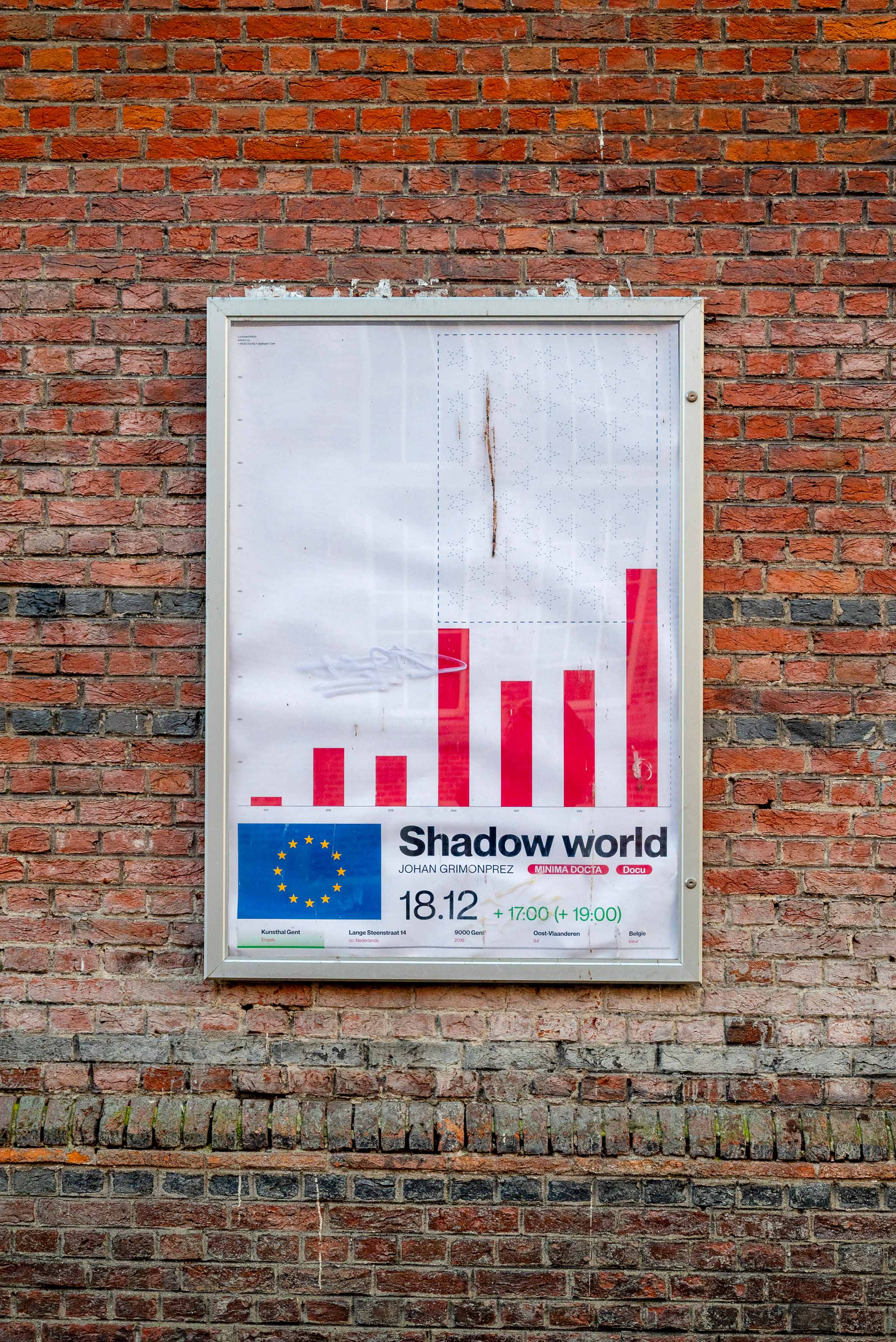Shadow world – beeld 1