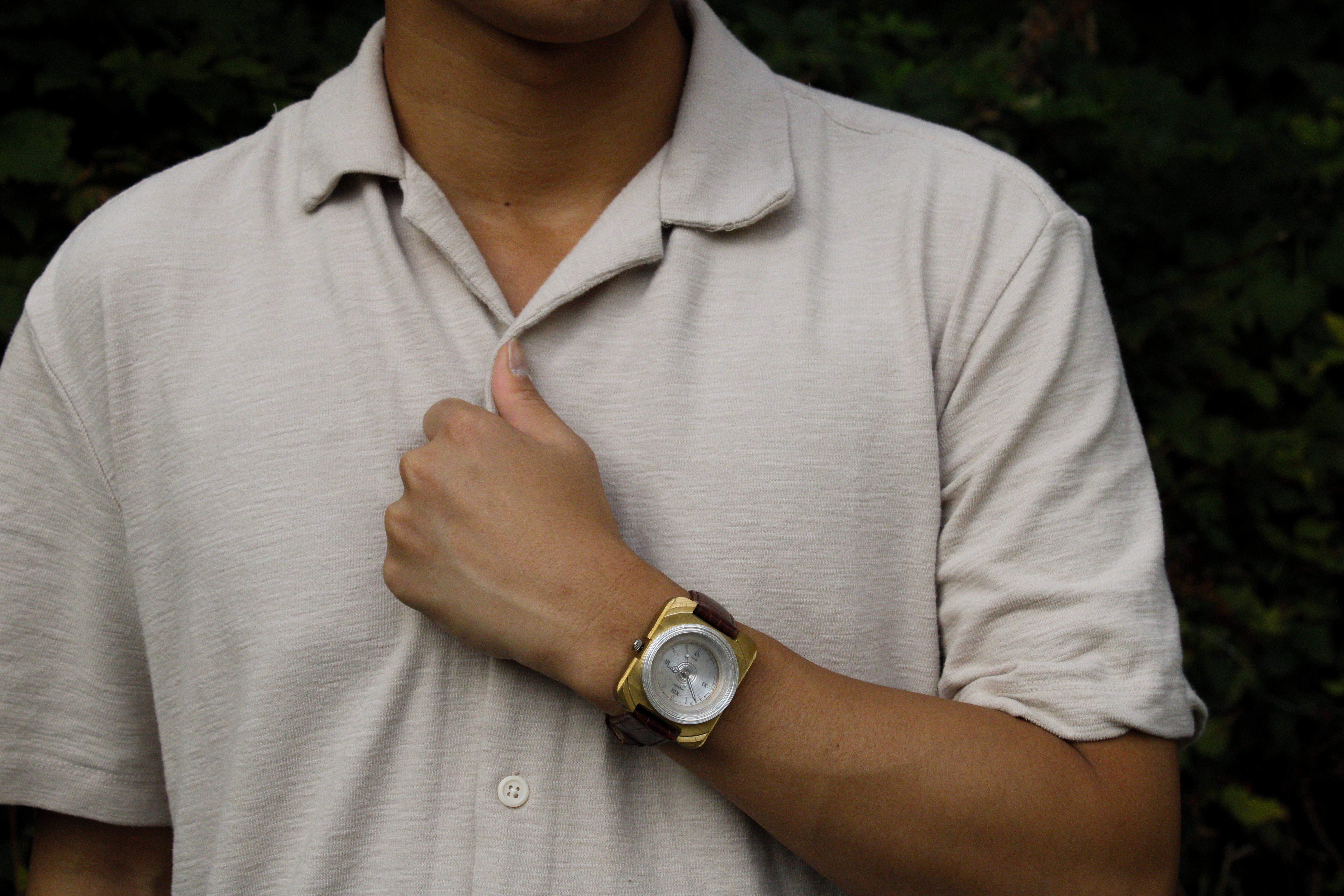 Large image under grid