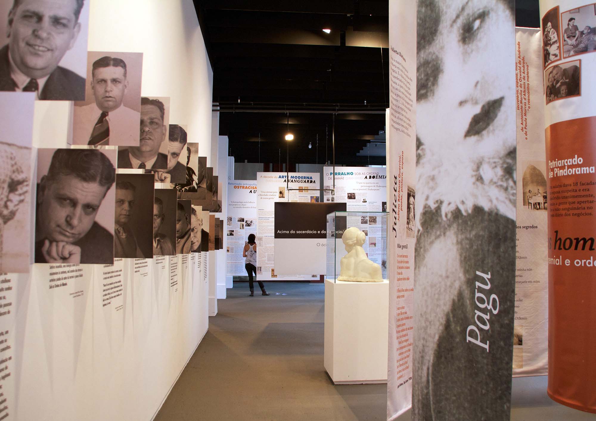 Visual Design of the exhibition Oswald de Andrade o culpado de tudo 2 | Museu da Língua Portuguesa, São Paulo