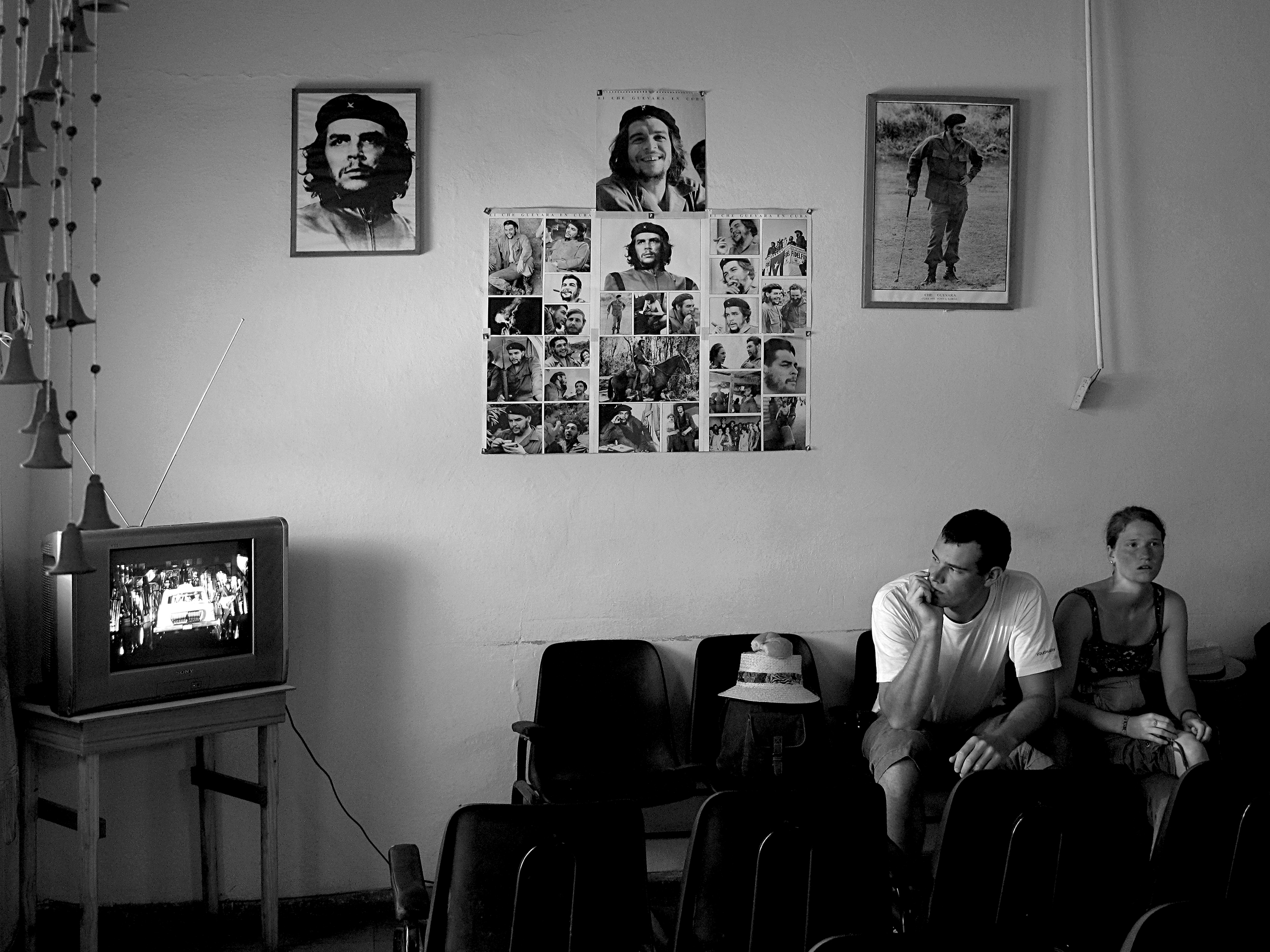 Tourists in a waiting roomSanta Clara, Cuba, 2009photography, bw, single