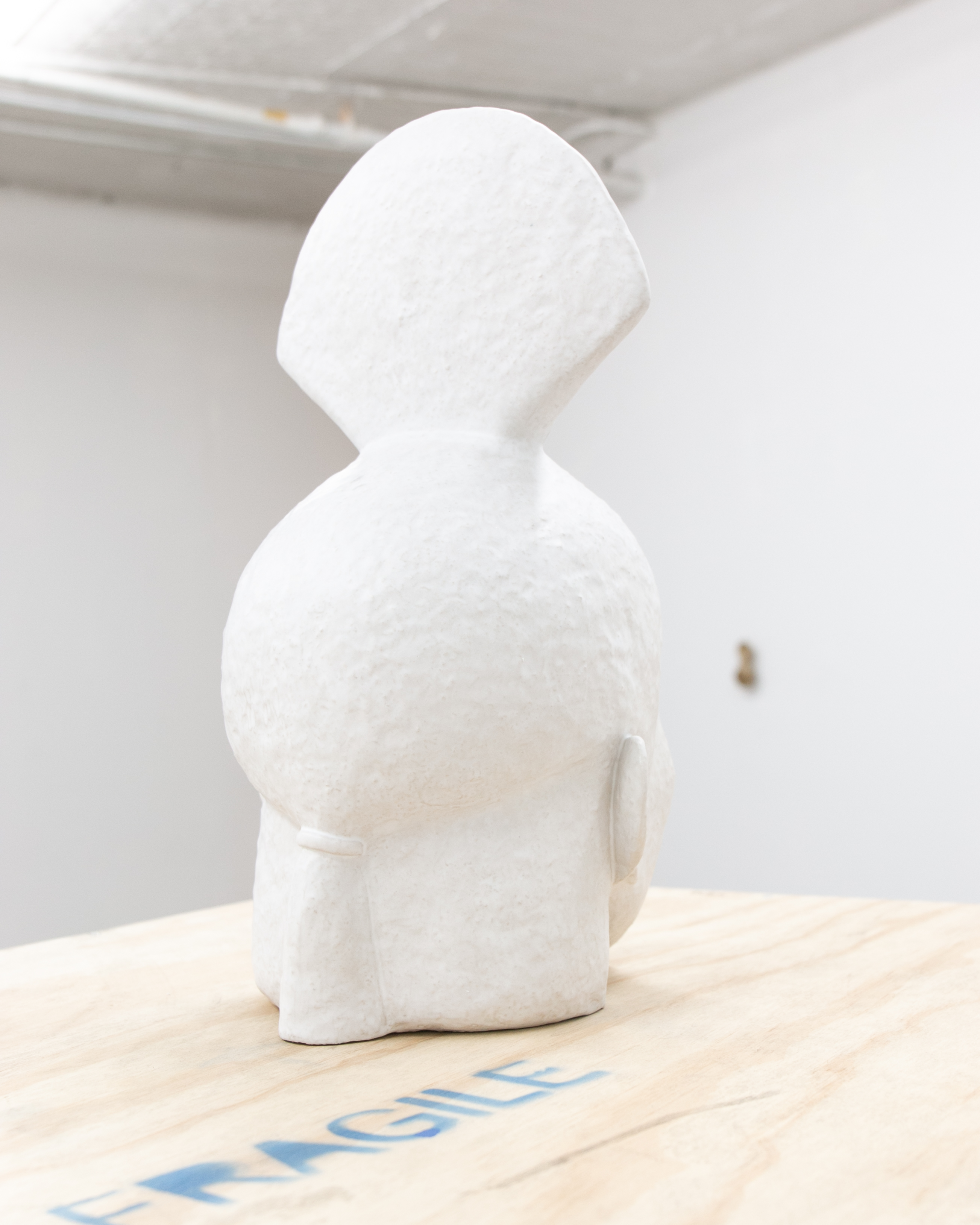 Self Portrait As Iris As an Idea IStoneware, glaze. 23 x 43 x 28 cm (9.1 x 16.9 x 11 in), 2019