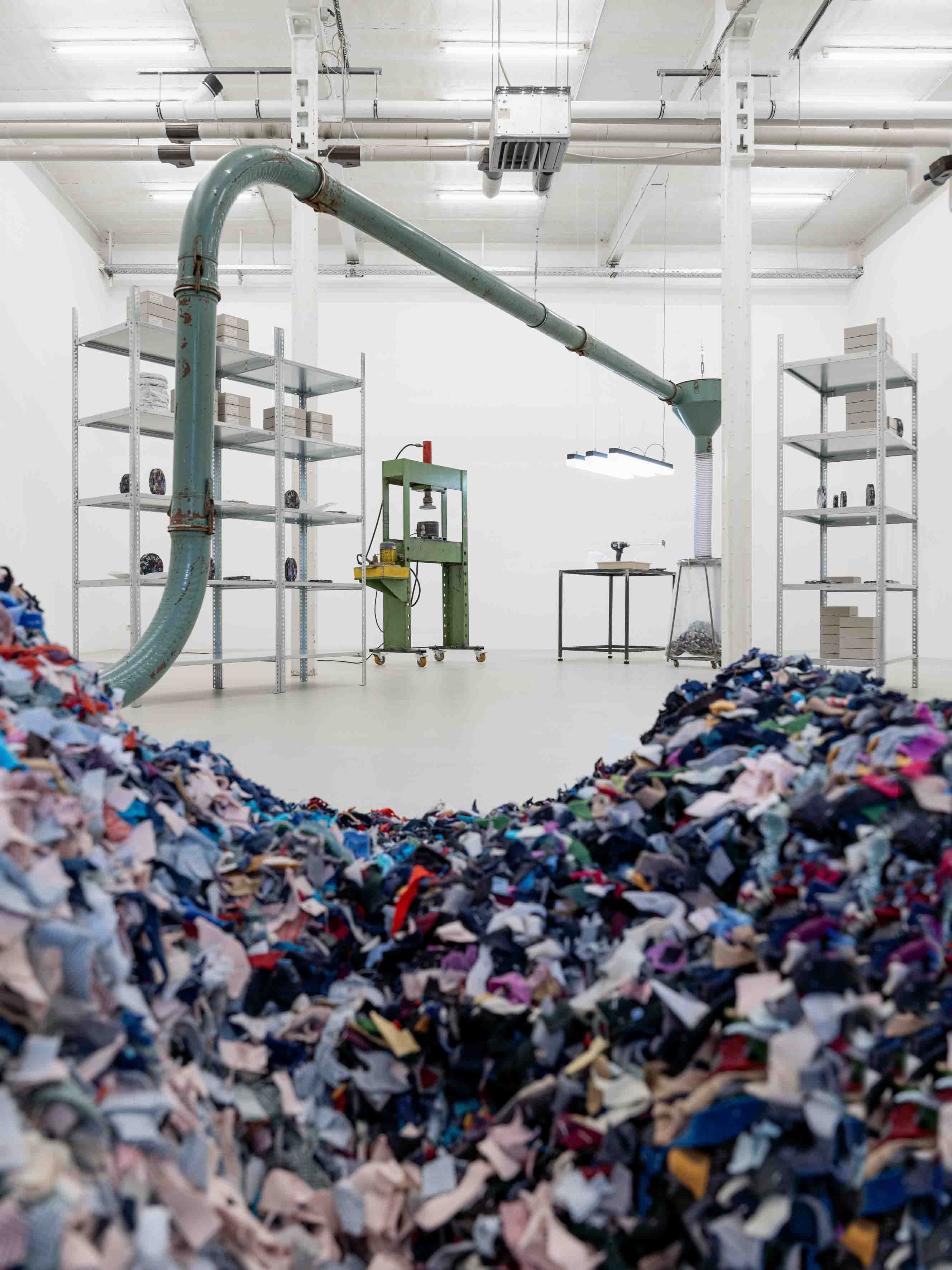 PRÄGUNG (IMPRINT) by MAX BRÜCK at GALERIE B2_ [from 20250503 to 20250607] [Photo: Georg Brückmann]