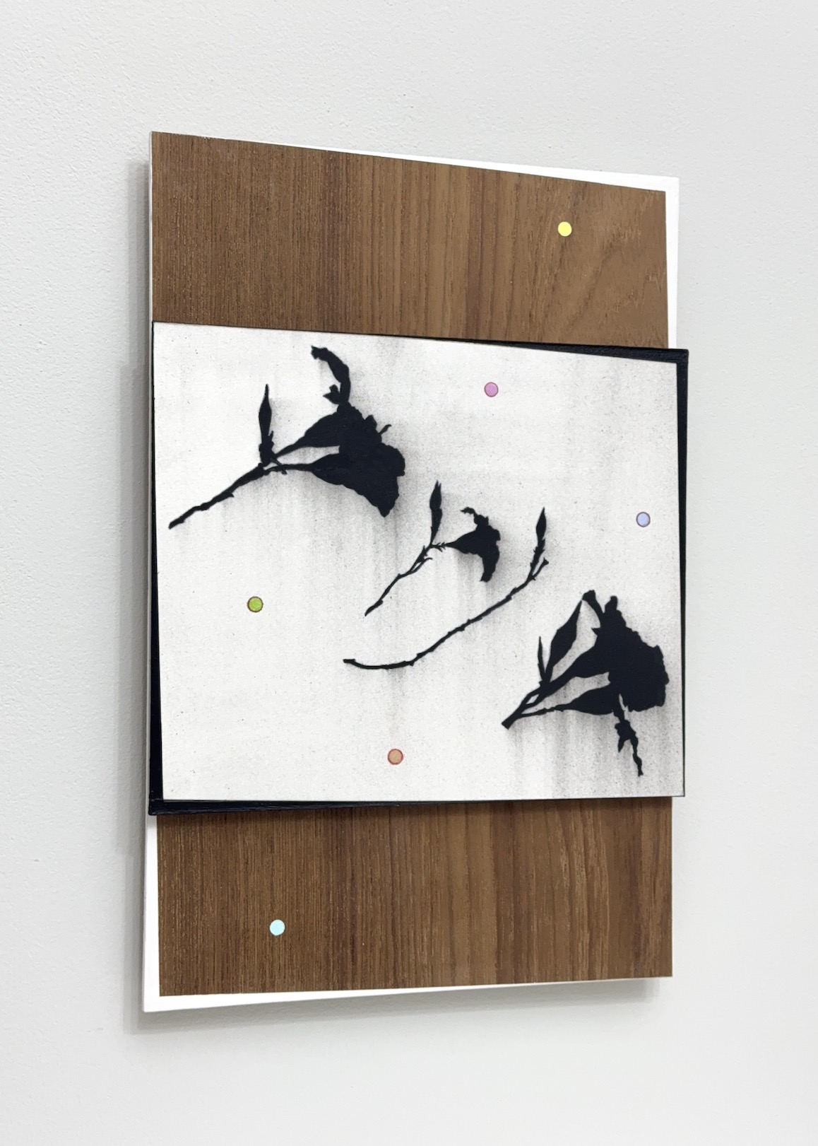  'A family of spectators revisited&rsquo;, 2025, (cont&eacute;) pencil and acrylic on paper/aluminium and teak wood panel, 30 x 20 cm.