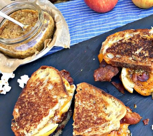 Tasty up-close picture of grilled cheese with apples