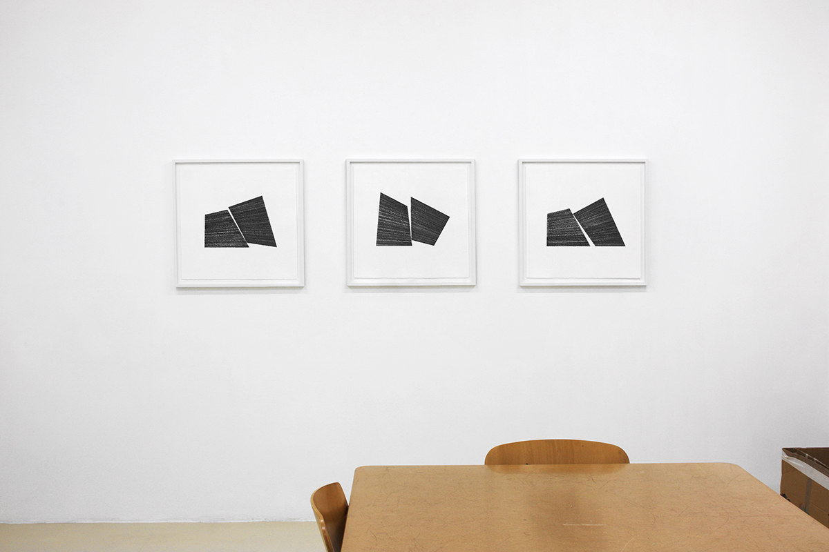 Unfitting Shapes, 2020graphite sur papier, 56x56cm chacun