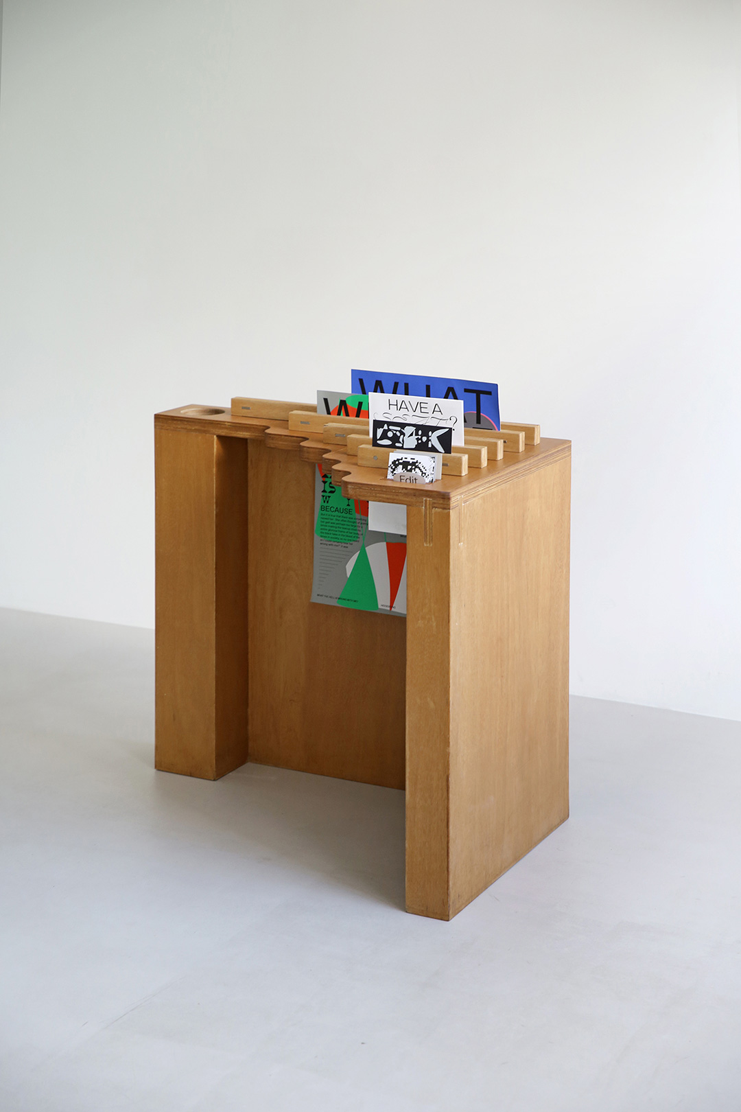 Heeso desk (가구디자인) 자료제공 : 전중섭