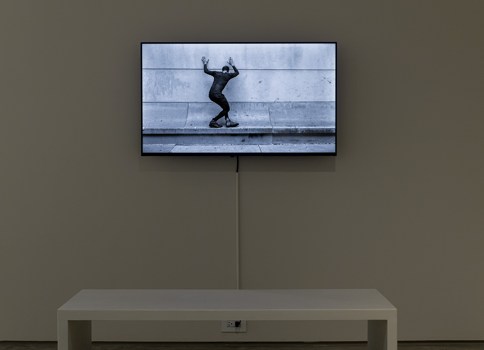 Zachary Fabri, "Mourning Stutter," 2017/2022, single channel video with sound, 8:00 min. Director, performer, sound composer: Zachary Fabri; cinematographer: Rodrigo Valenzuela; project manager: Bella Hall. Commissioned by the Barnes Foundation. Photo by Etienne Frossard. 