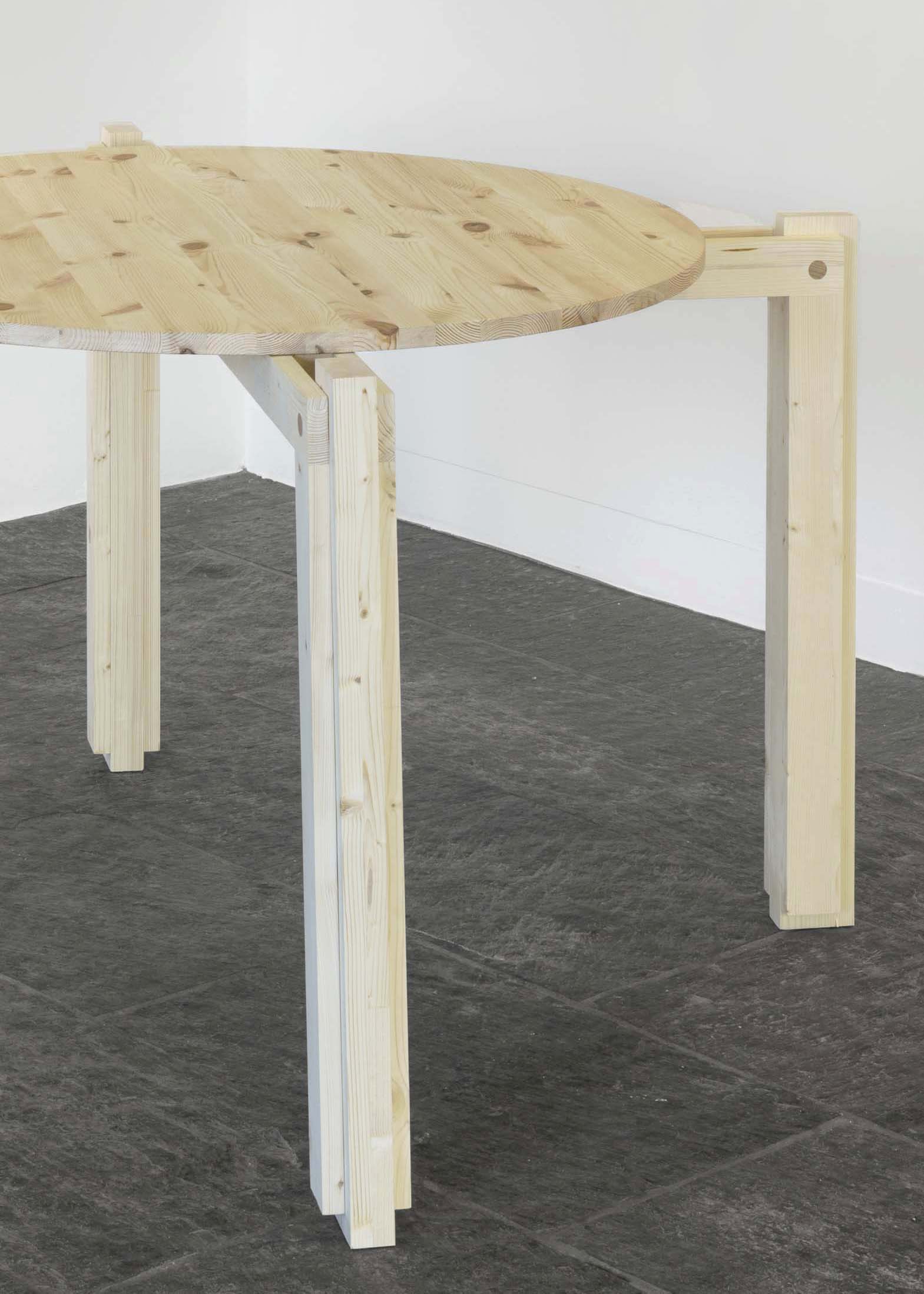 STUDIO VLORACENTRIFUGO TABLE