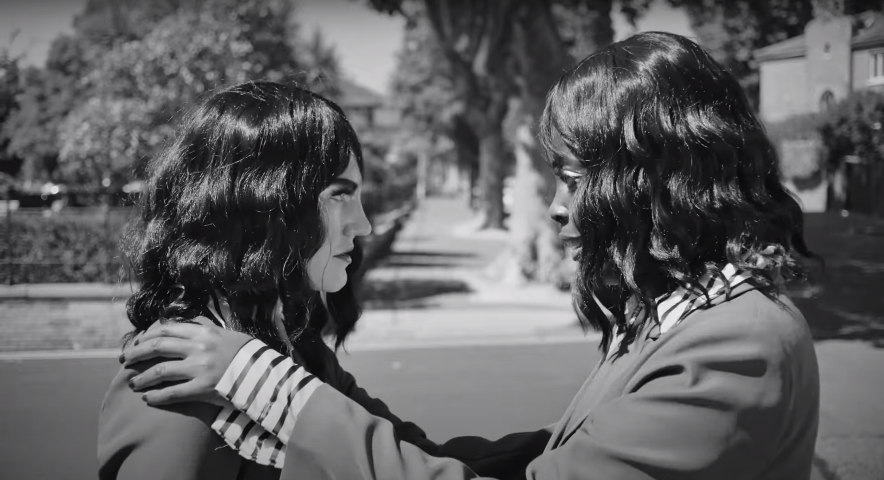 WARPAINT - 'HIPS' / MUSIC PROMO