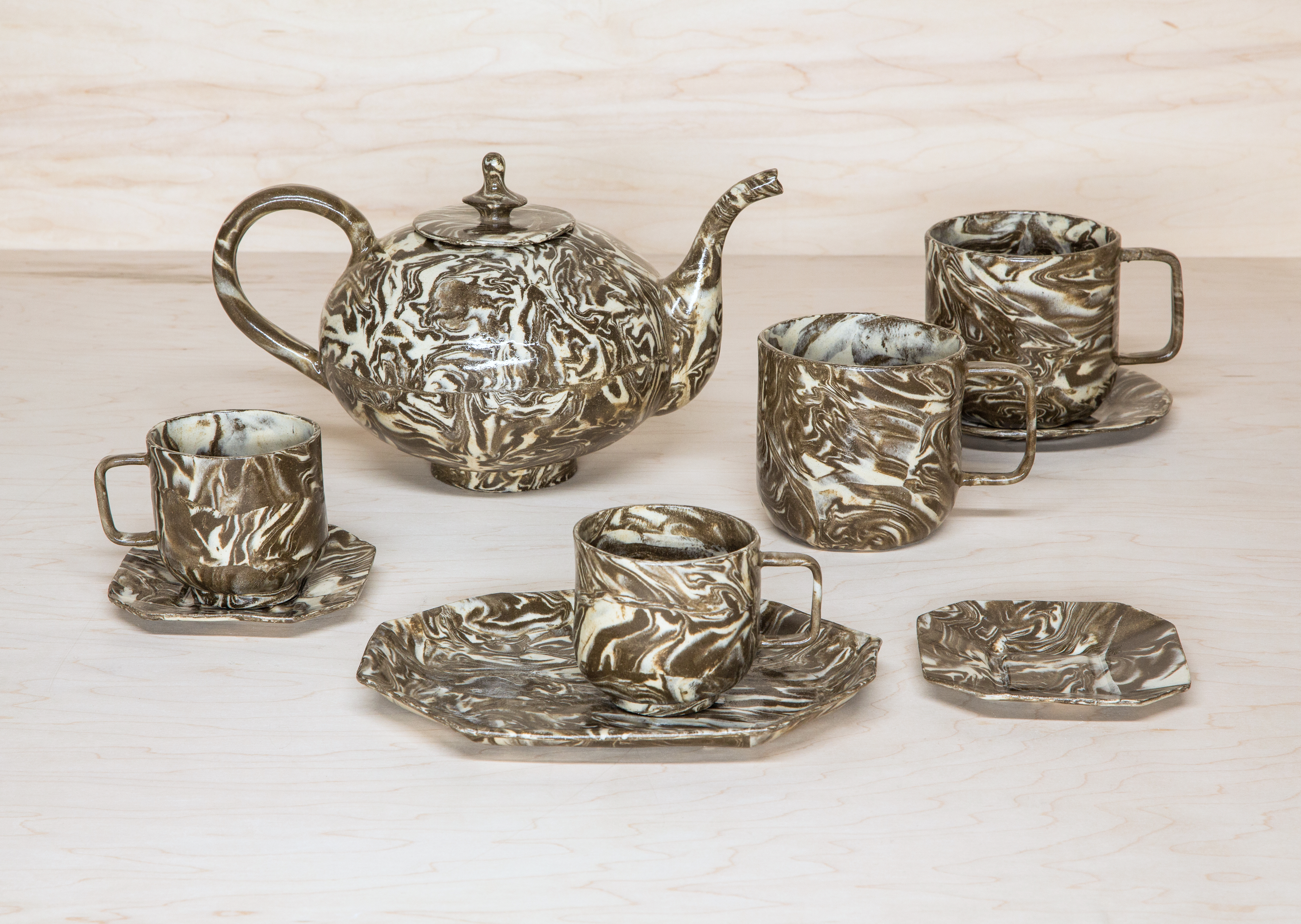 Assemblage of assorted components of the marbled set