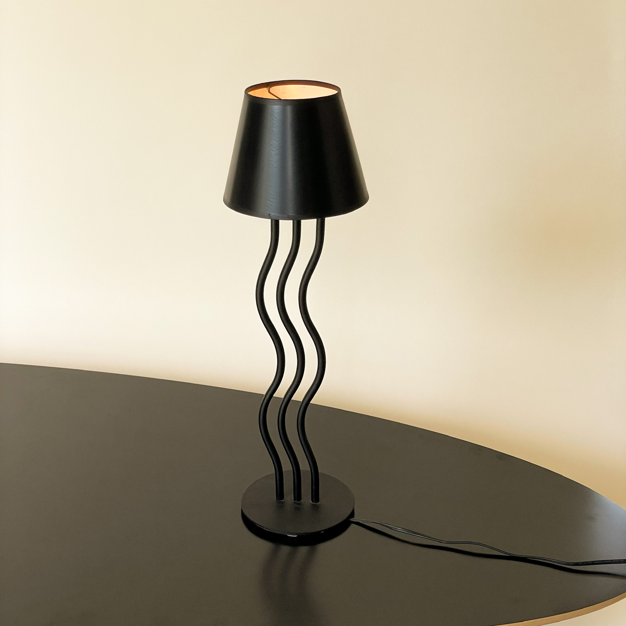 wavy table lamp