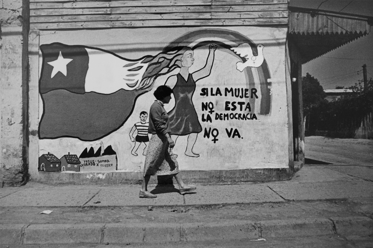 Álvaro HoppePoblación La Legua, 1986/2019Film black and white photograph, digital copy on Varyta paper18 x 24 cm
