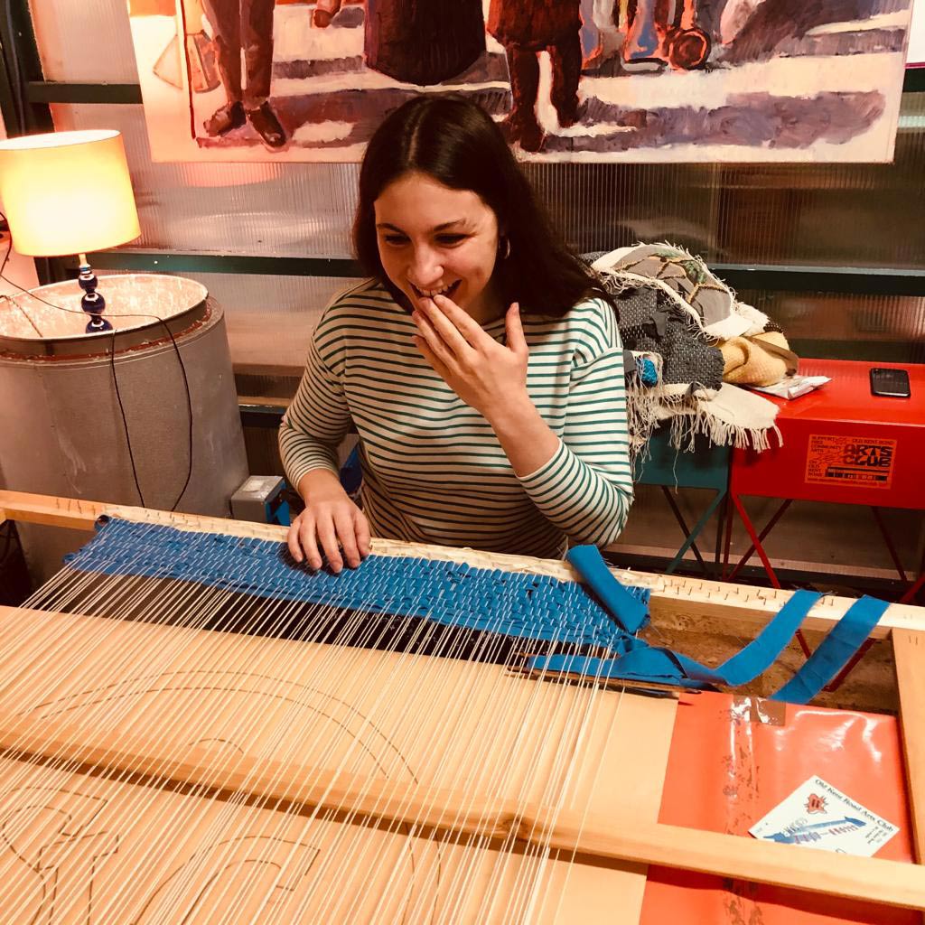 Weaving skill-share at Second Life Club.