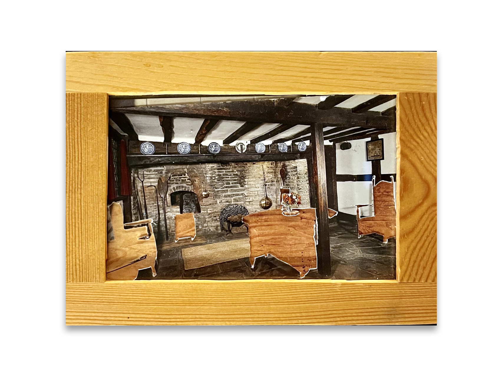 Background (postcard, exhibition card, wooden frame) 