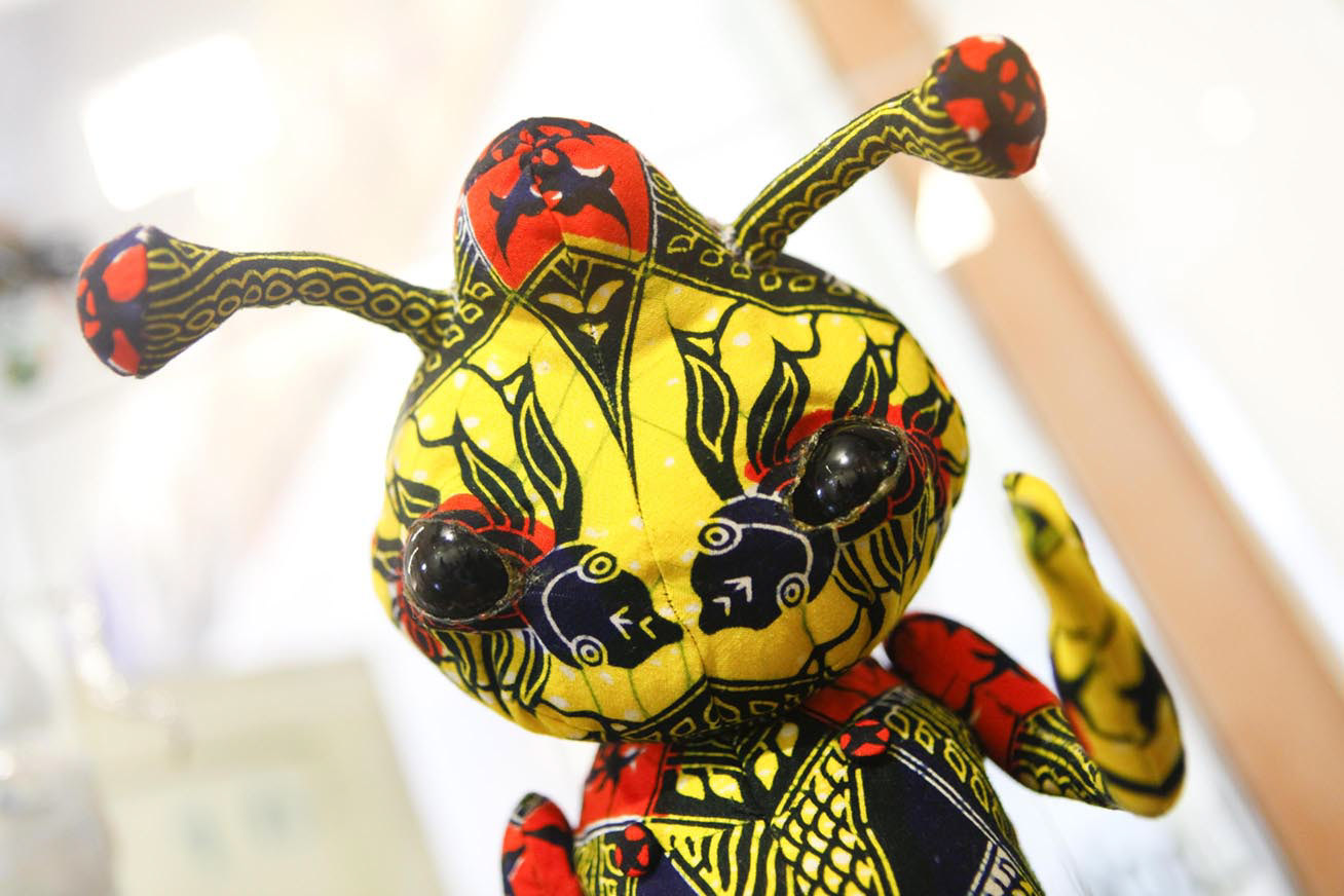 Yinka Shonibare Alien