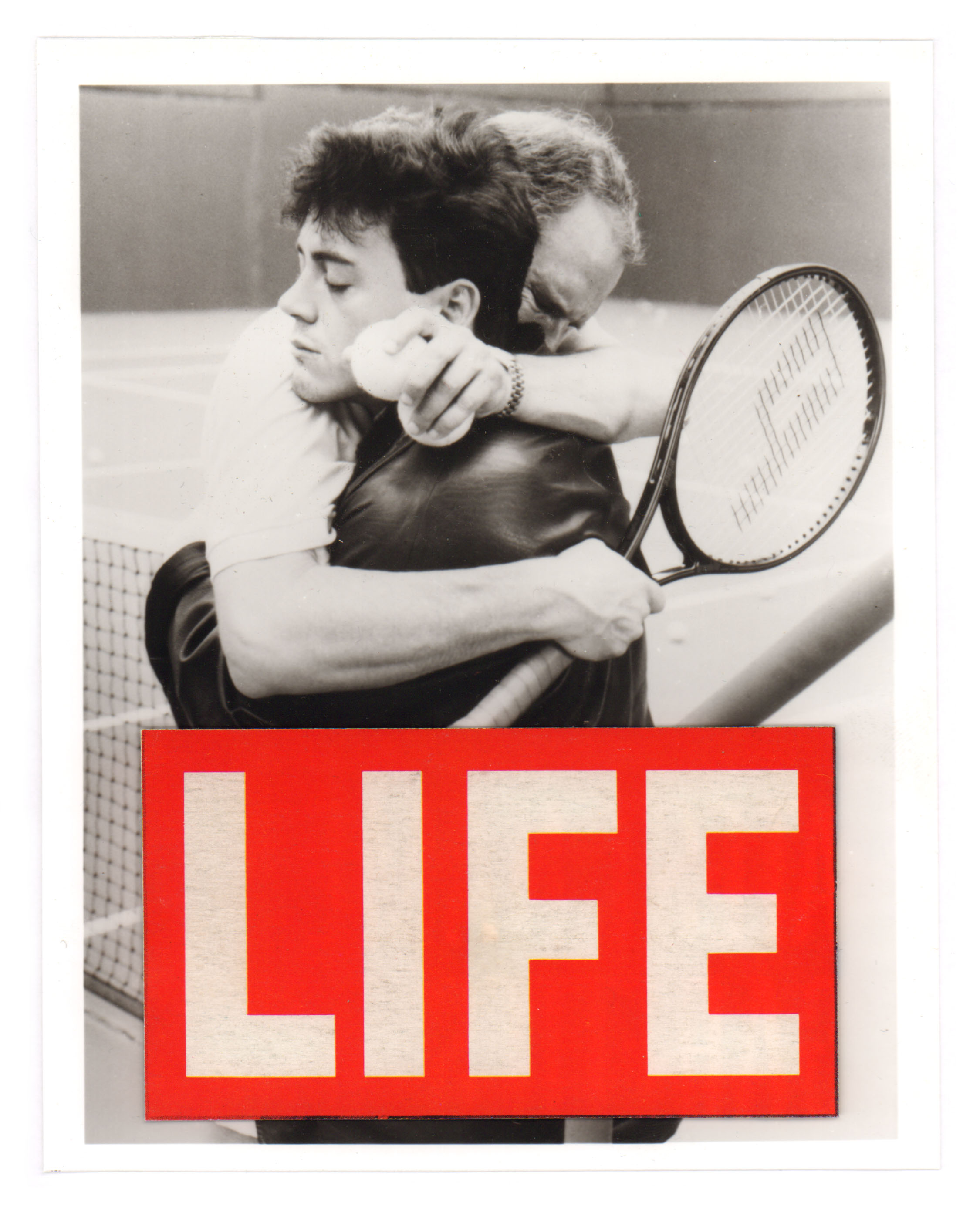 Hug, 2020, photomontage, 16 x 26 cm (w/ Nil Ultra)