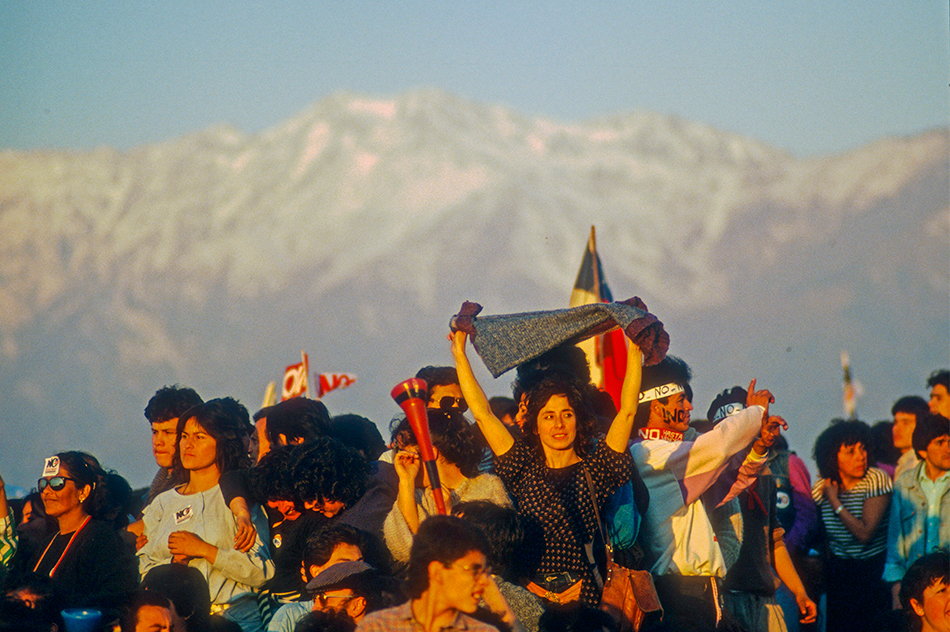 Marcelo MontecinoActo por el NO, 1988Digital41 x 28 cm 