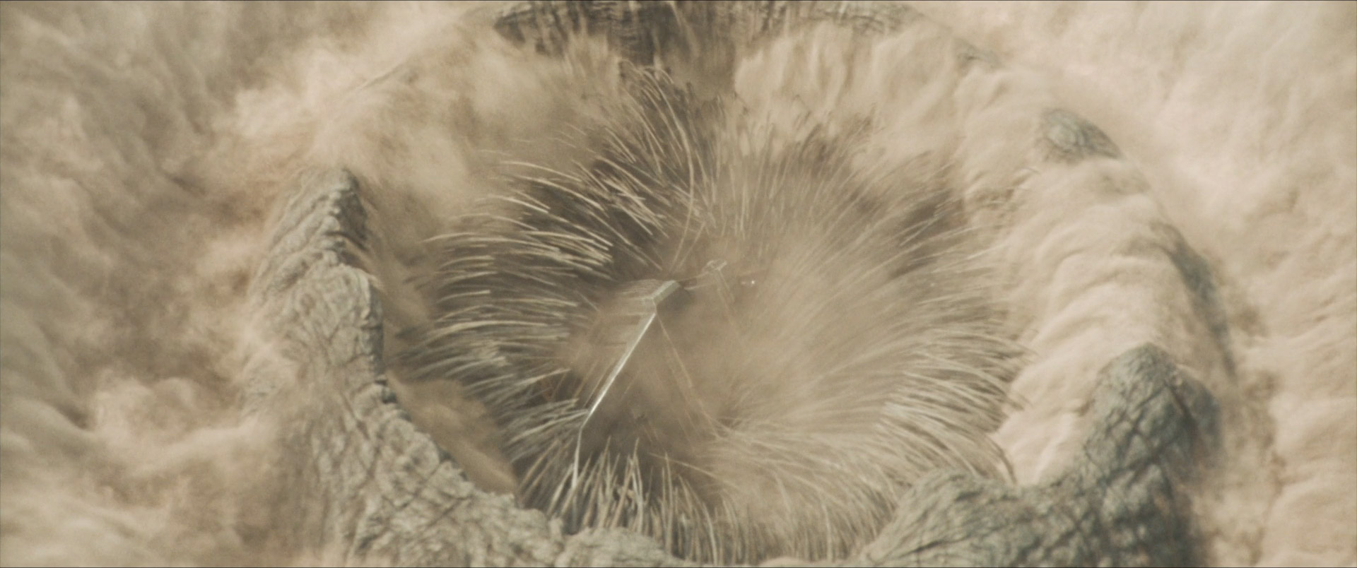 Sandworm from Villeneuve's 2021 film, Dune, guided the type's form.