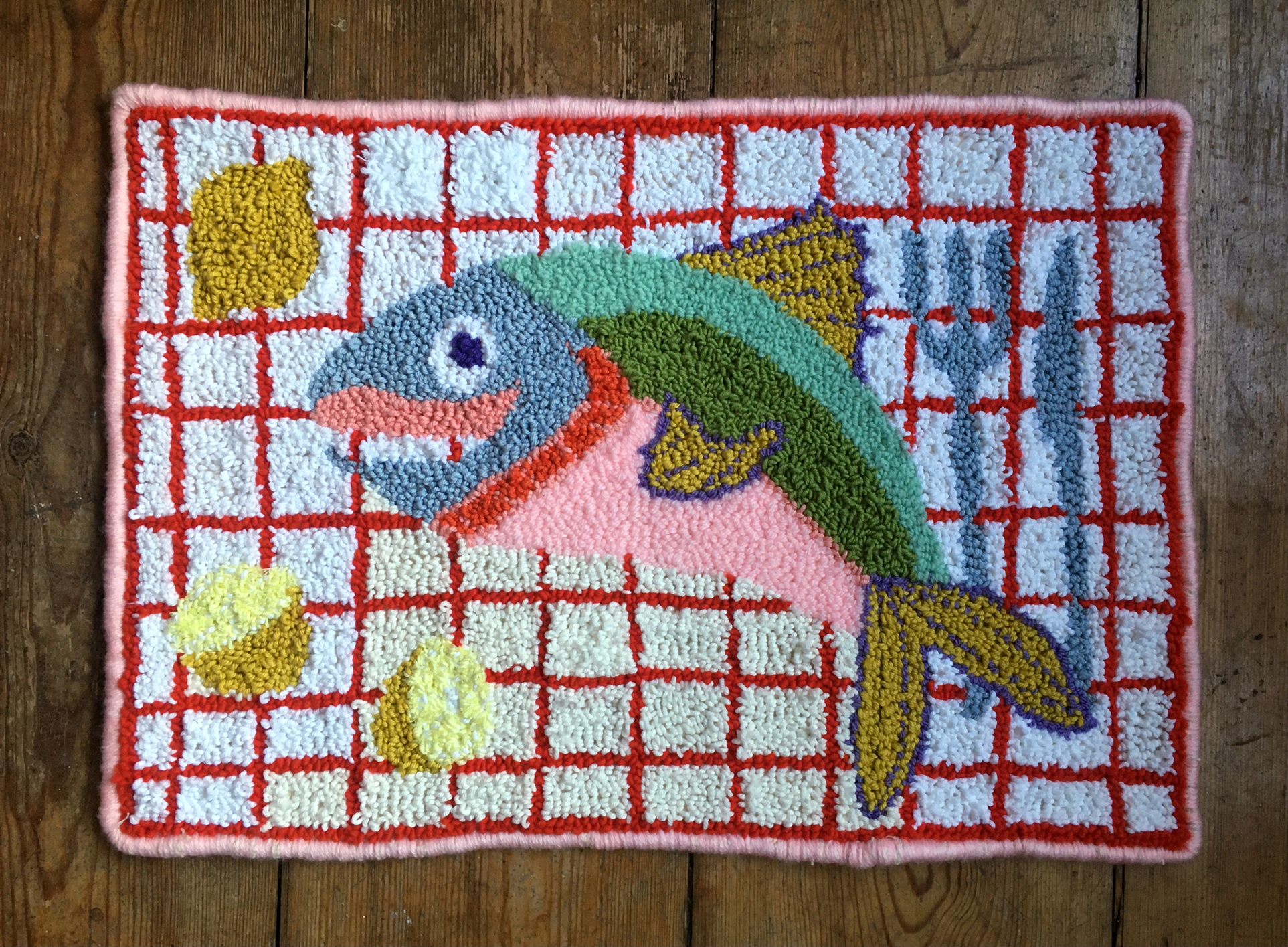 Fish and Lemons (2020), hand knotted wall hanging, 41,5 x 59cm