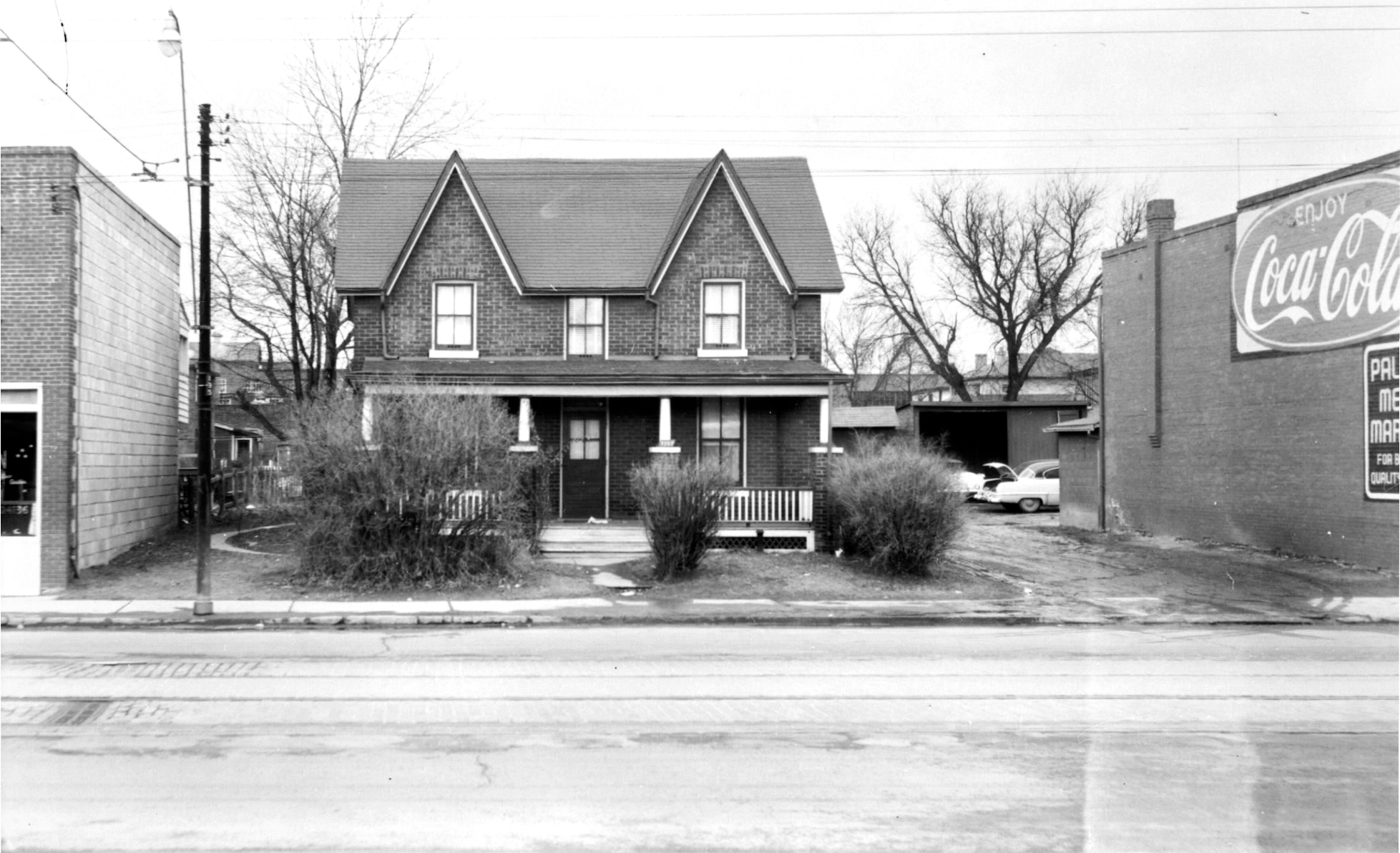Yeatman house and Palace Meat Market (left) 1947
