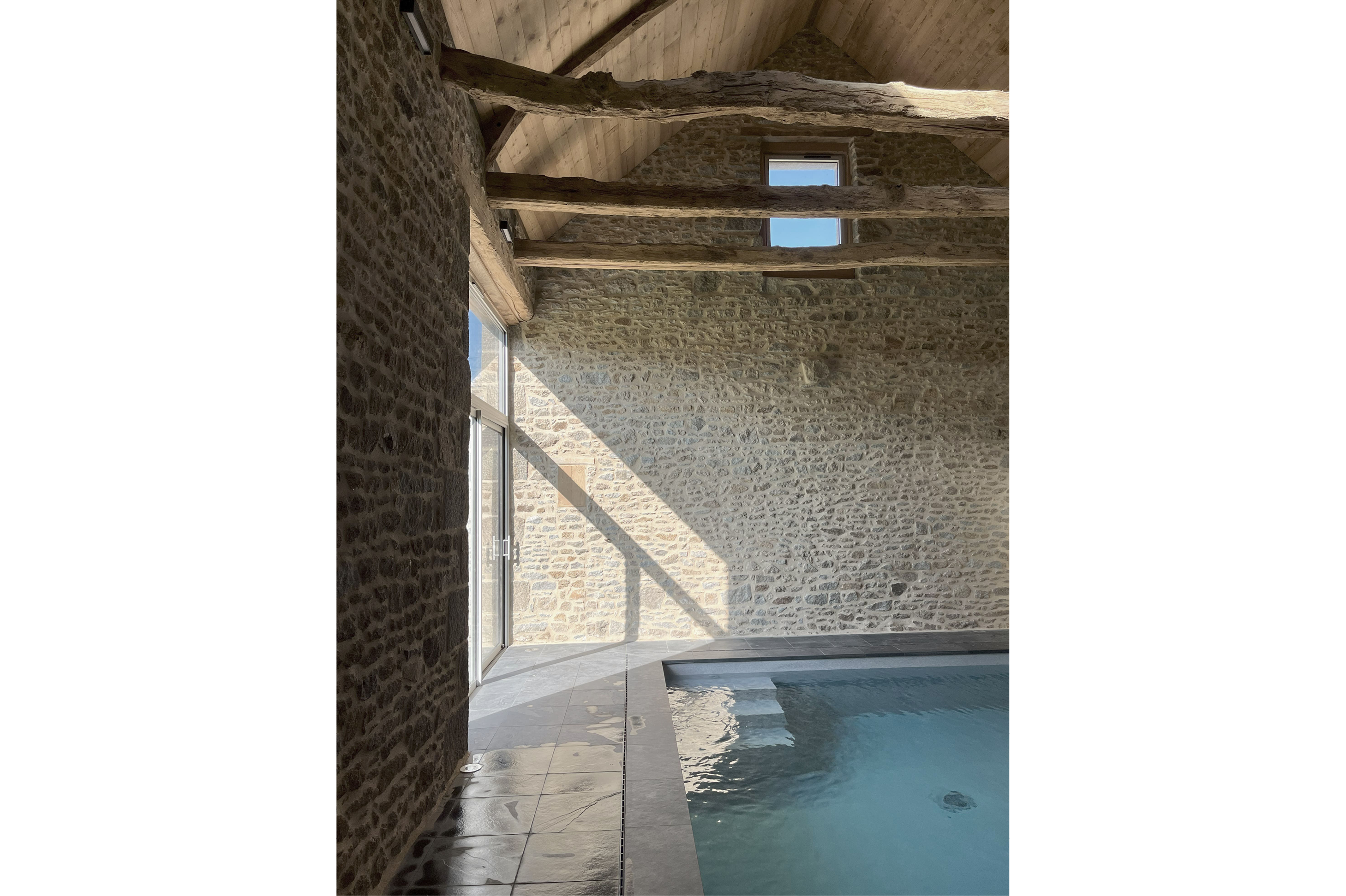 Bassin breton, réhabilitation d'une ancienne grange, Epiniac (35) - 2023 - livré