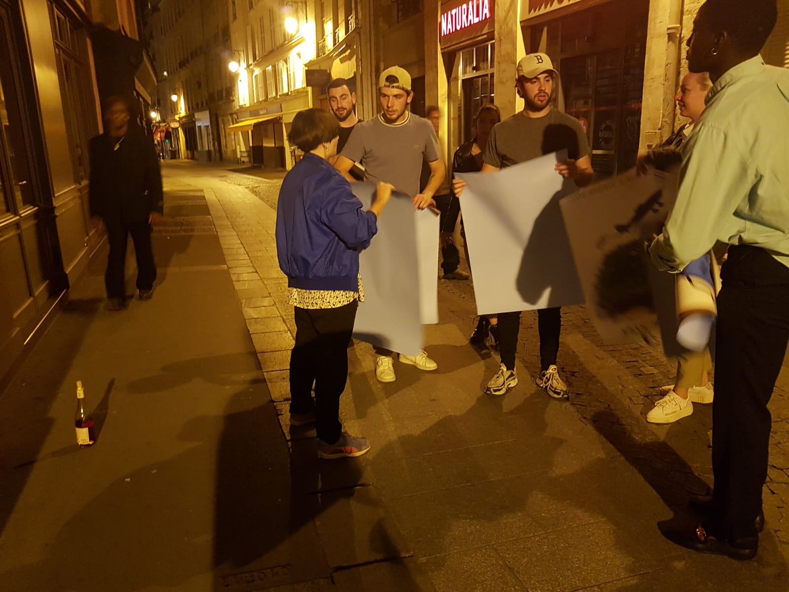 paris poster action