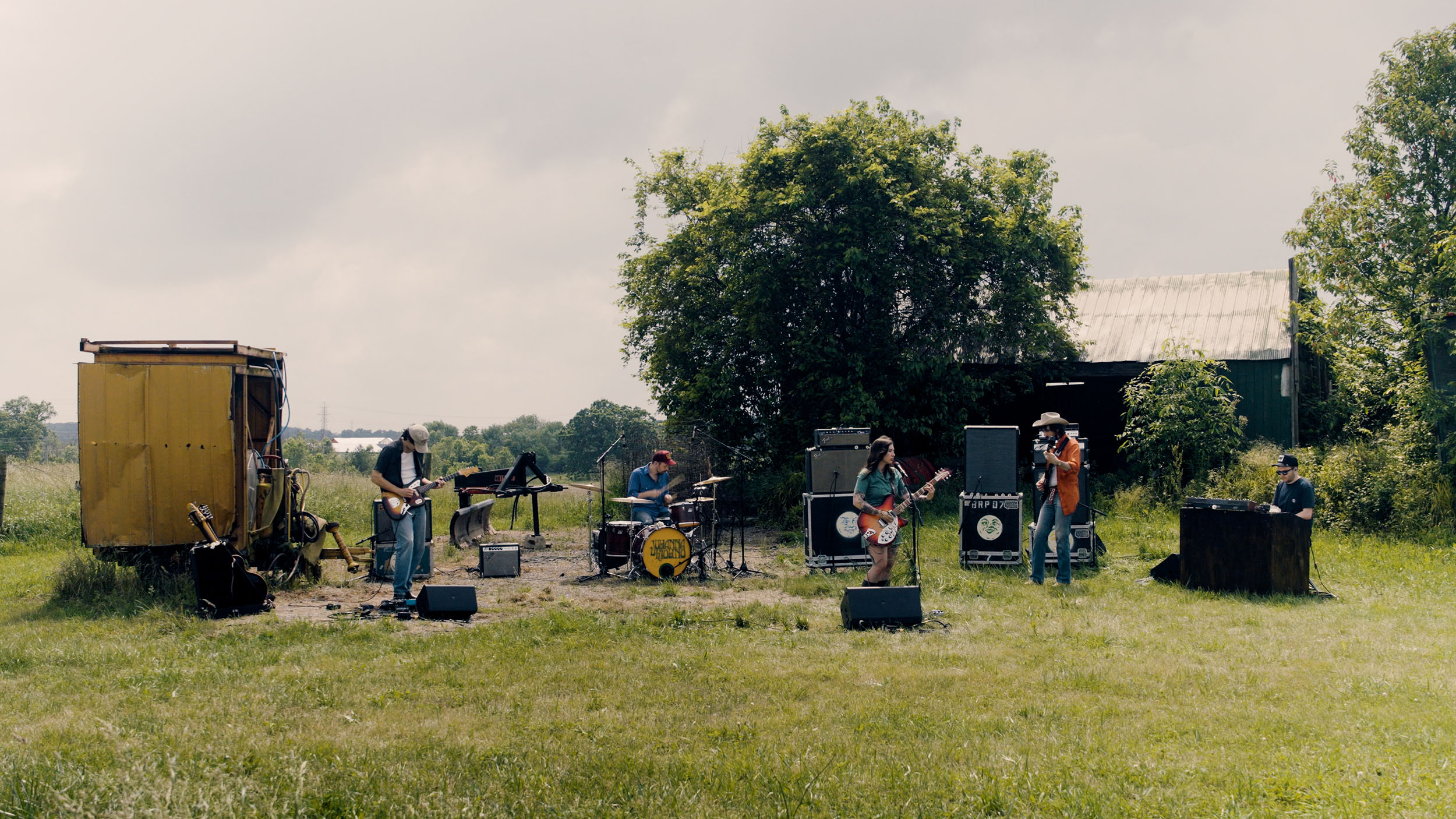 Julianna Riolino - 'Live at the Farm' (video series)