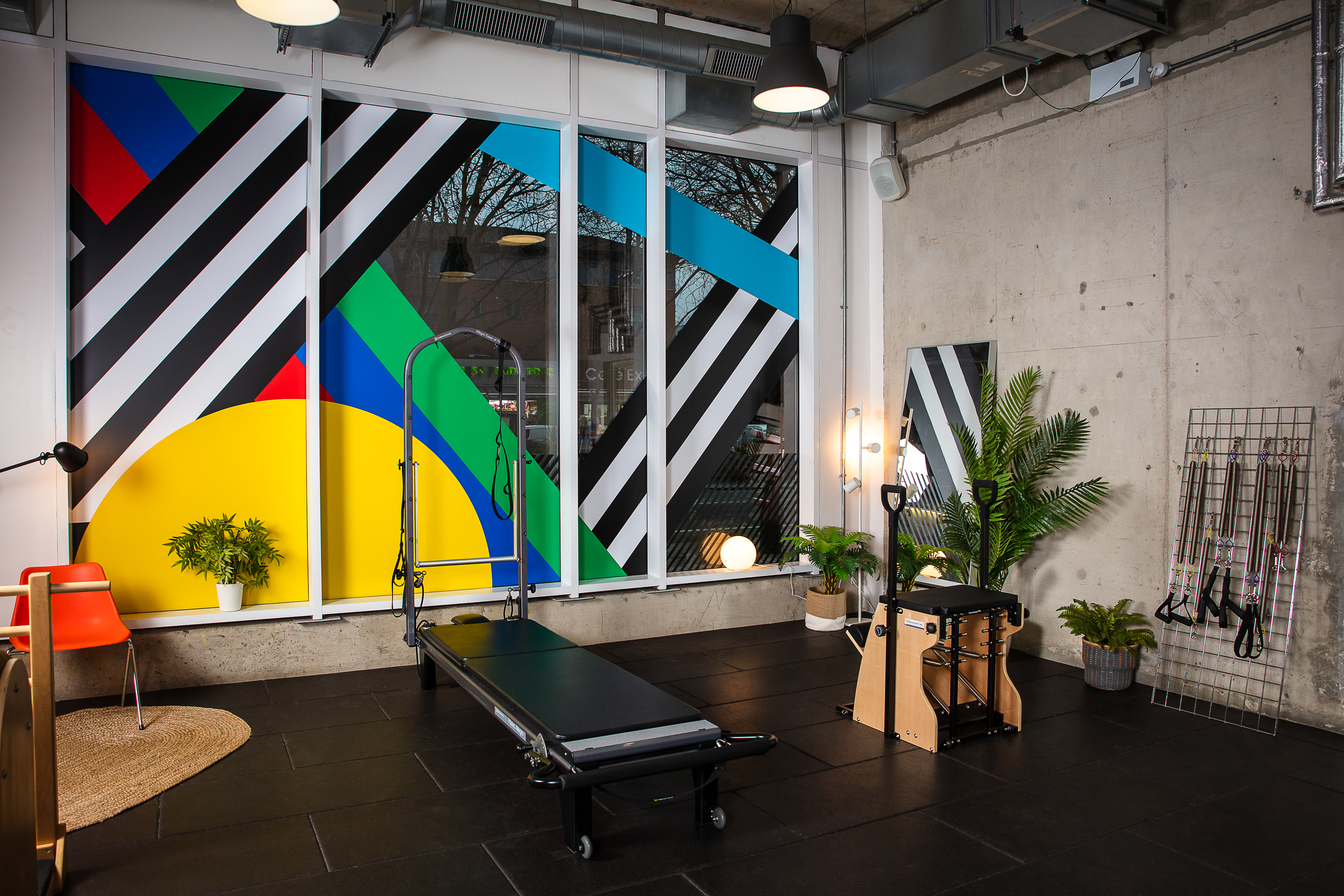 AAH YES STUDIO X FRAME