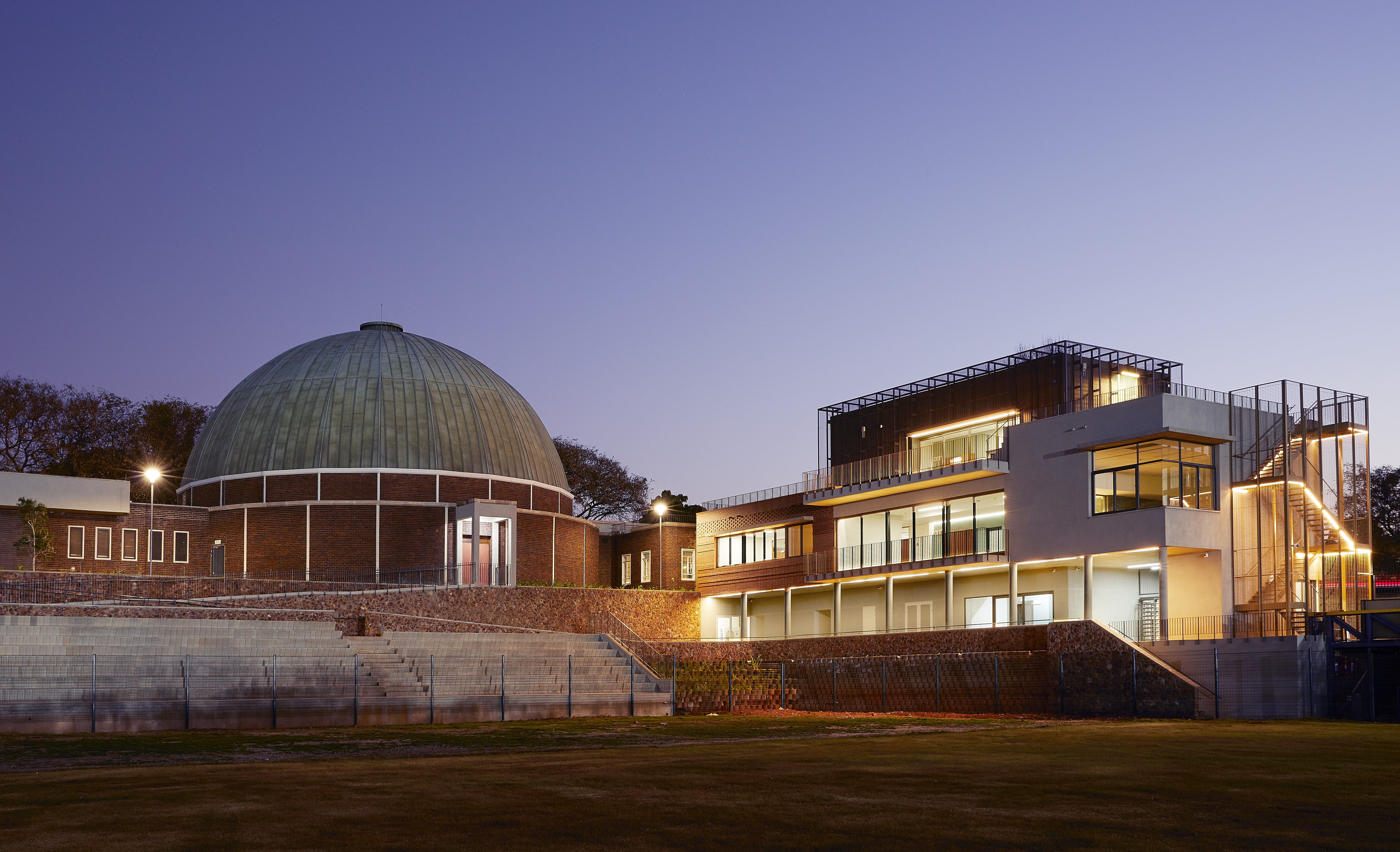 re-imagining the planetarium