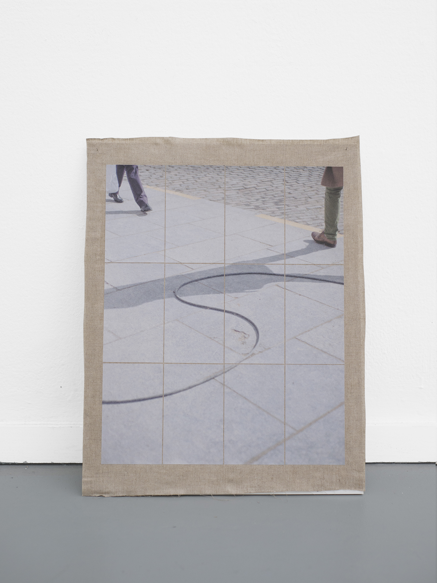 Structures, Walking, 2019 58 x 46 cm / 22.8 x 18.1 in. Archival pigment prints on Tosa Shi – 54 gsm, fixed on linen.