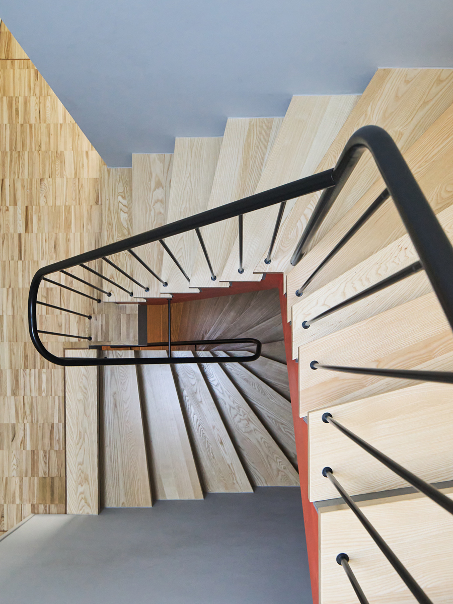 [FRN] Innenausbau Treppe