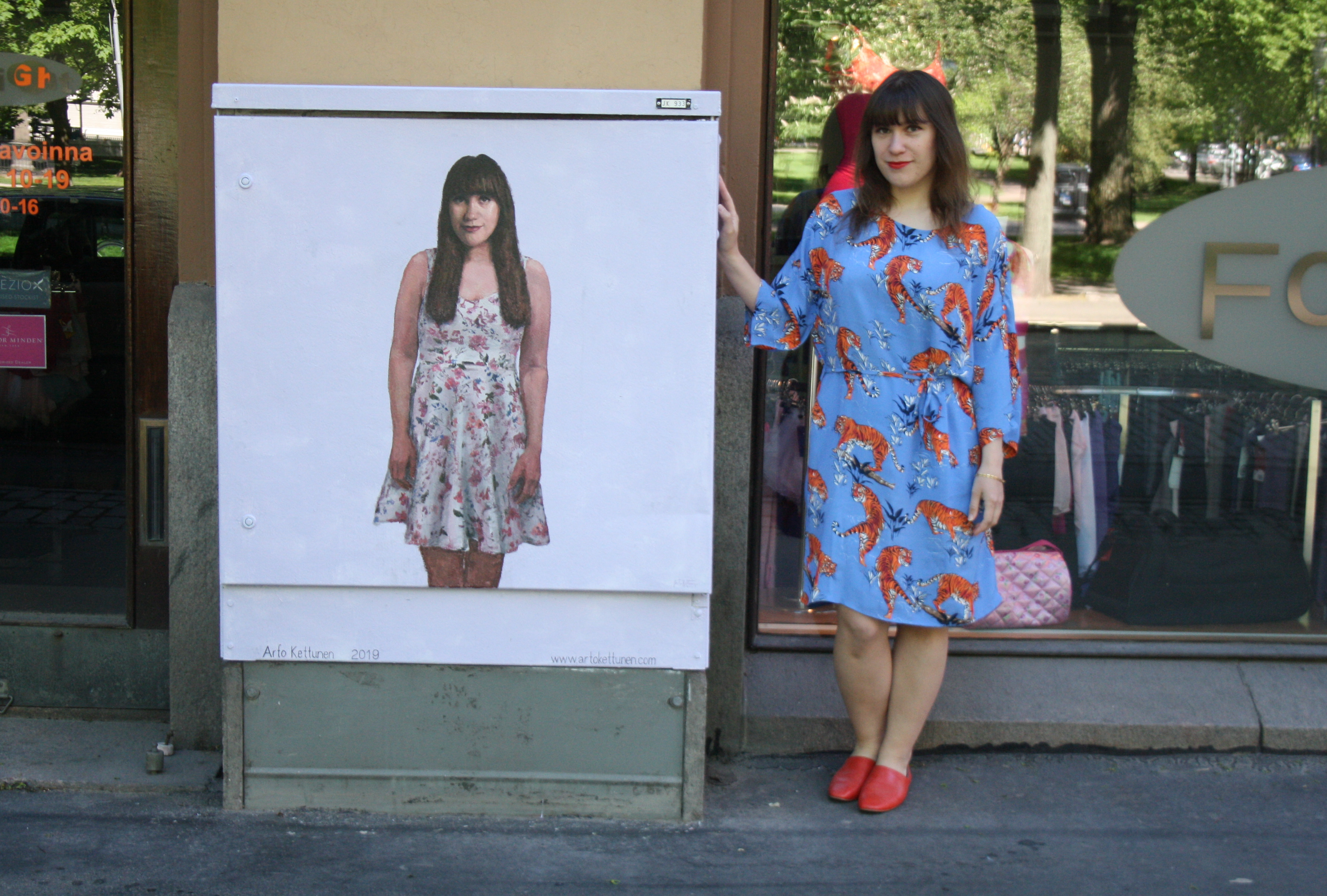 Sähkökaappimaalaus ja maalauksen malli Helsingin Bulevardilla 2019.