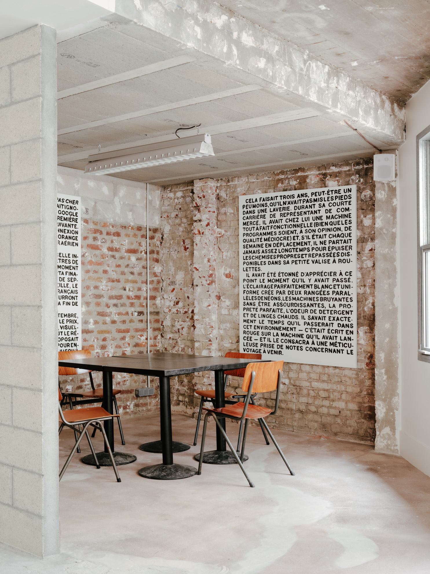 L'Atelier des Jardiniers is a project carried out in collaboration with Montrouge town council to create a hybrid space dedicated to contemporary art, ecology, conferences and hosting artists and neighborhood associations, as well as a bar and restaurant.