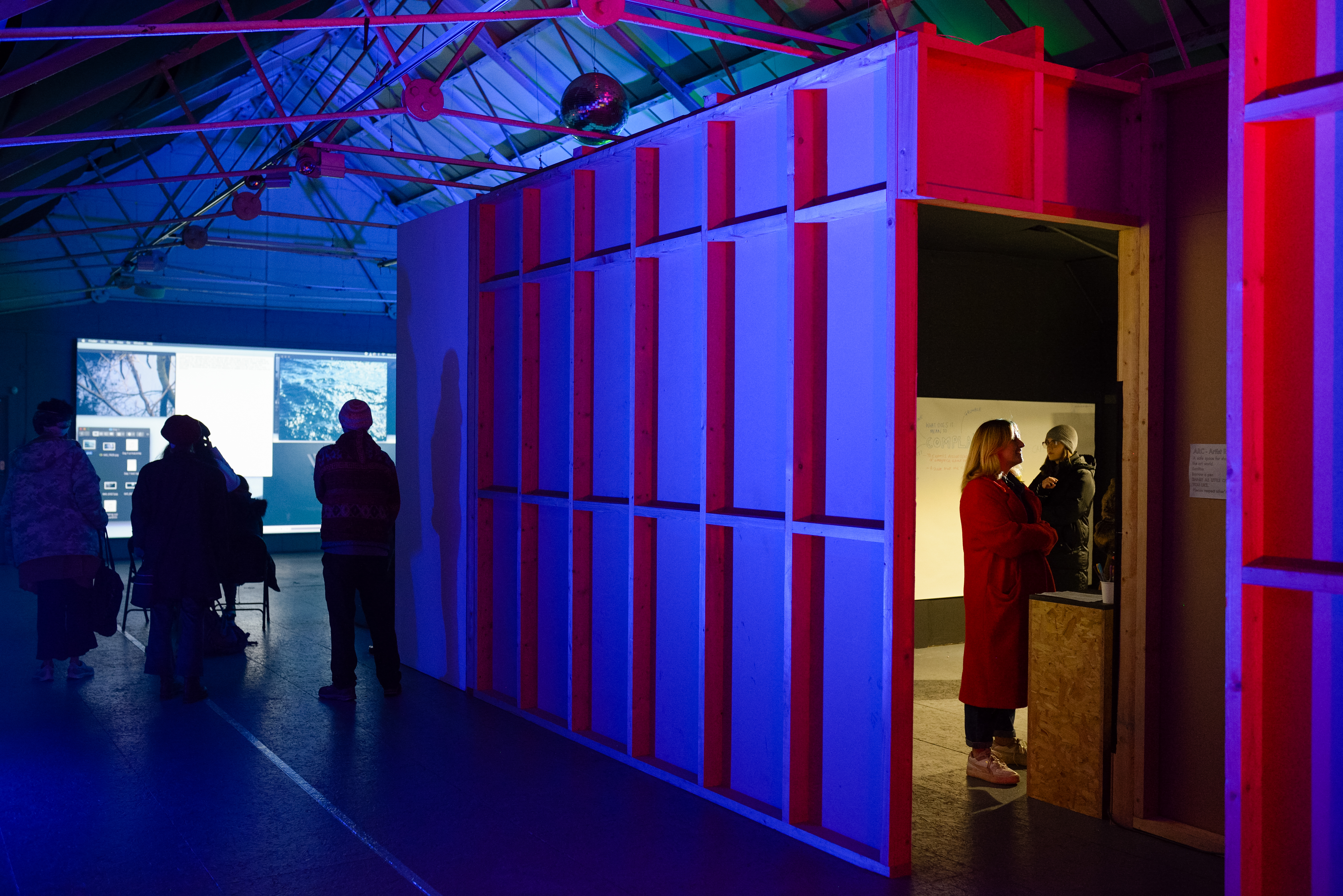 ARC_ Artist Rehab Club, with Roo Kaur Dhissou at Vivid Projects, Birmingham. Welcome to New Earth. Photo by Marcin Sz. December 2021.