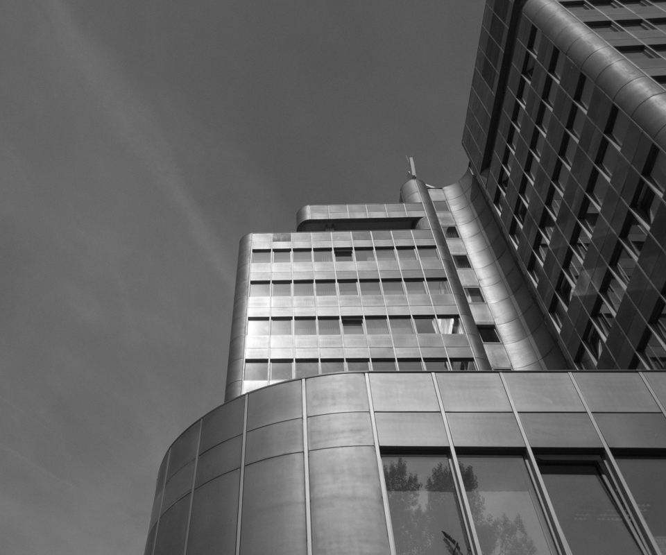 Poslovna stavba Slovenijales, Ljubljana / 1981, Zoran Kreitmayer