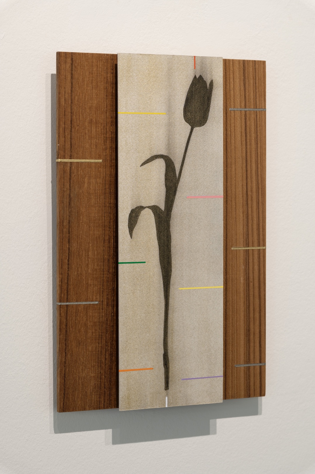 ‘Delicate devotion’, 2023, conté- and graphite pencil and acrylic on paper/aluminium and 		teak wood panel, 30 x 20 cm, private collection (photo: Eric de Vries)