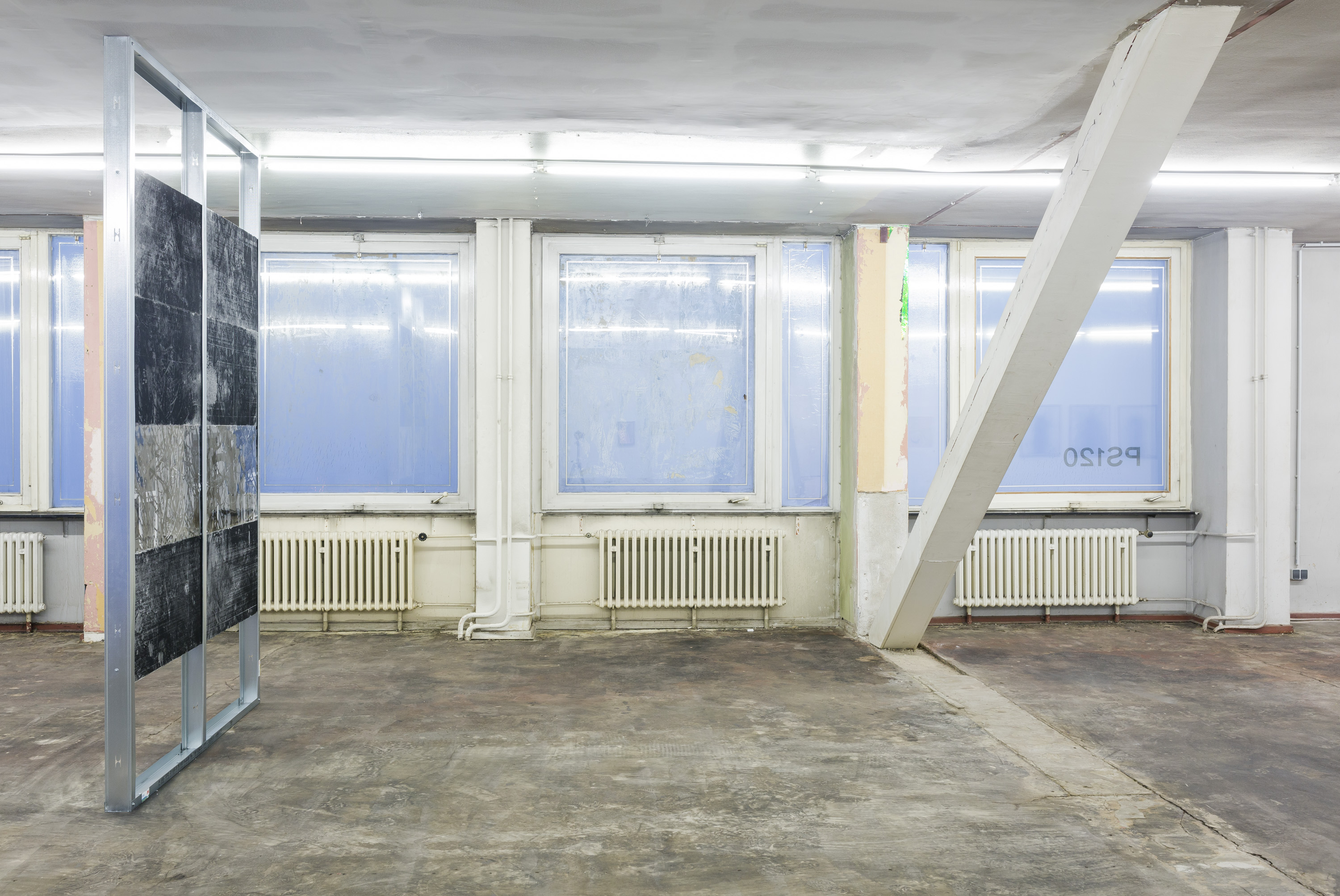 Stock : 107792391, 2018. (Installation view)