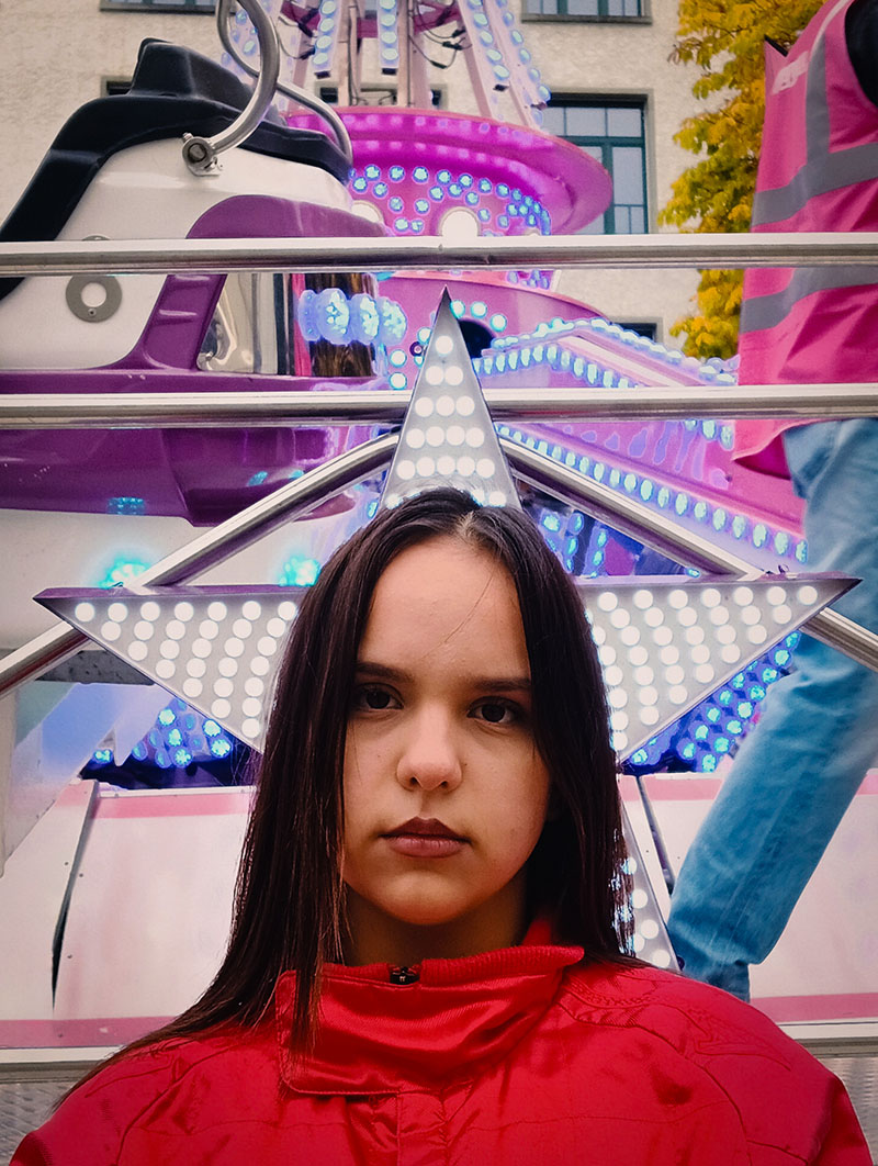 Eli ist Kind deutsch-polnischer Expats. Sie ist hier geboren, trotzdem weiss sie nicht, ob sie sich zu Hause f&uuml;hlt.