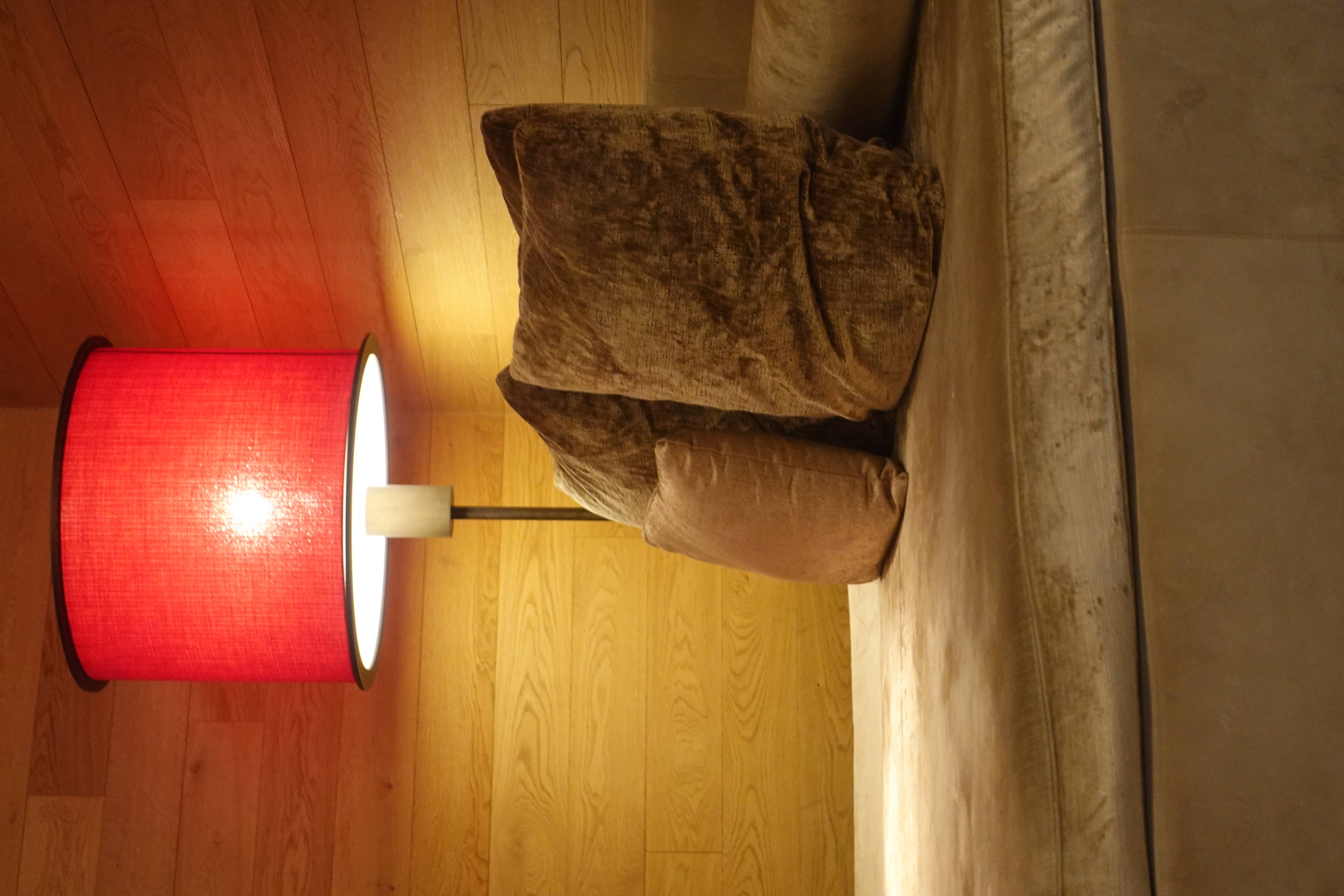 Im 5 Sterne Ressort Chedi in Andermatt gibt es viele gemütliche Leseecken.