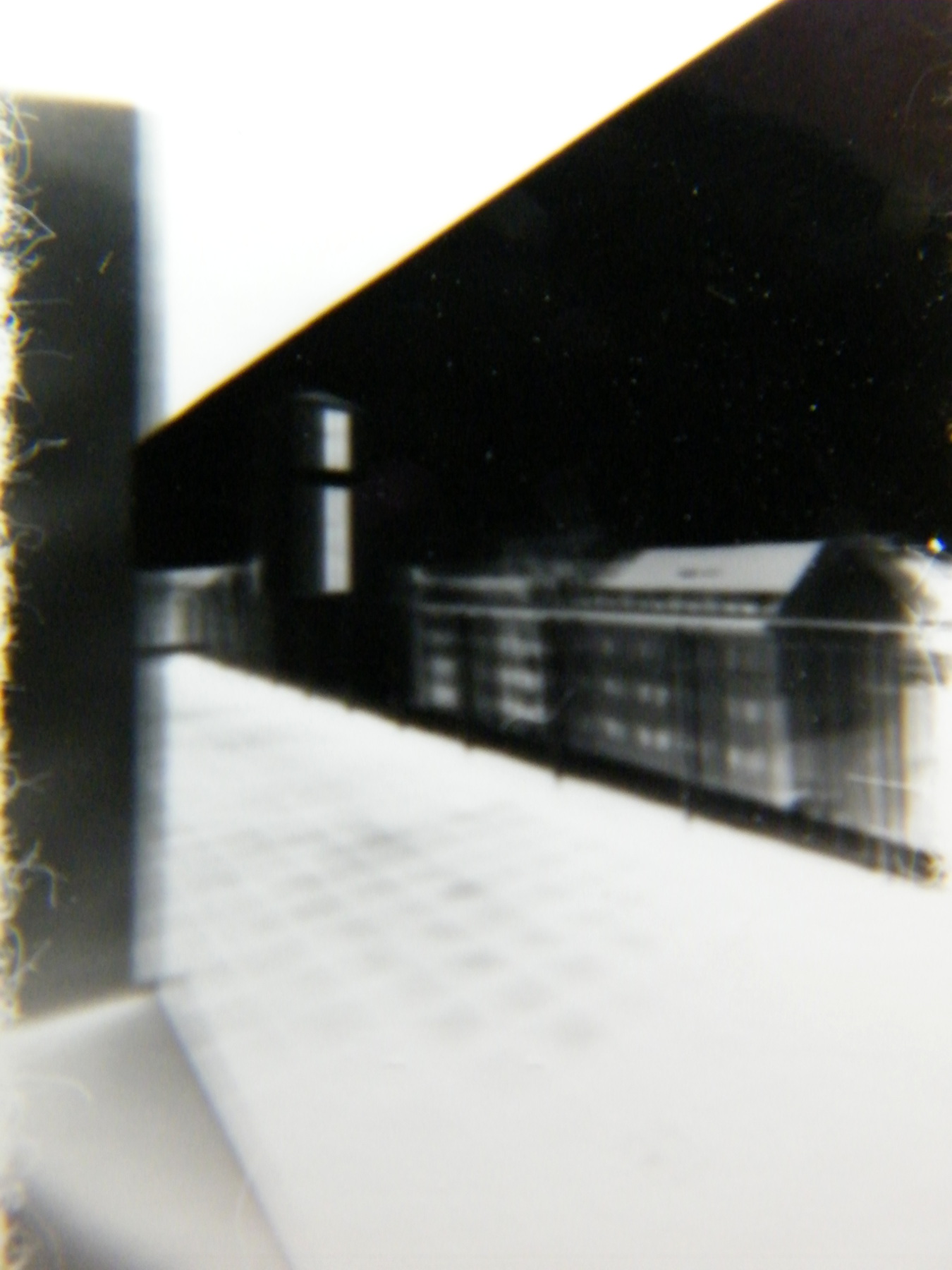 INTERSPACE, Installation mit Lochkamerabildern, je 3,5cm x 5cm, Serie 2014-2017.