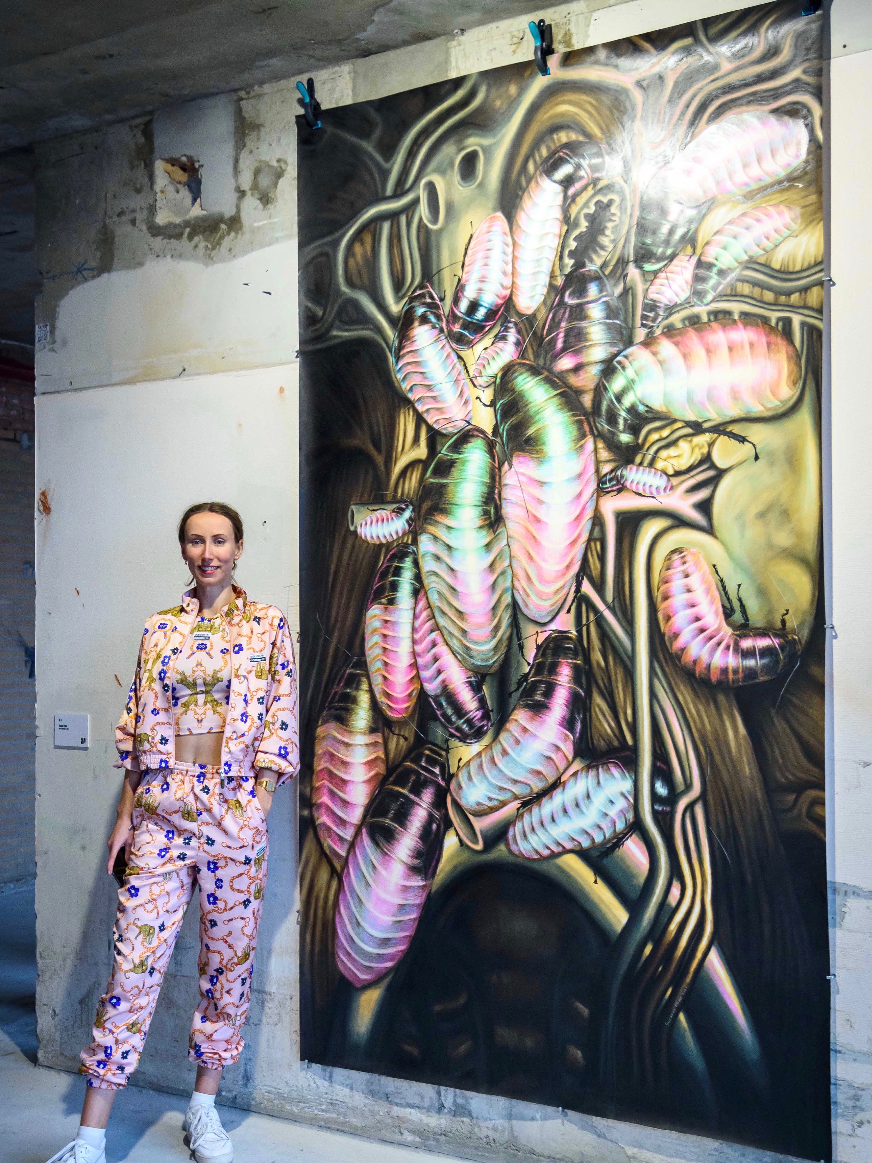 Suzanne Plomp, Pearly Goodness II, 2024, soft pastel and coloured pencil on paper, 270 cm x 150 cm, Drawing