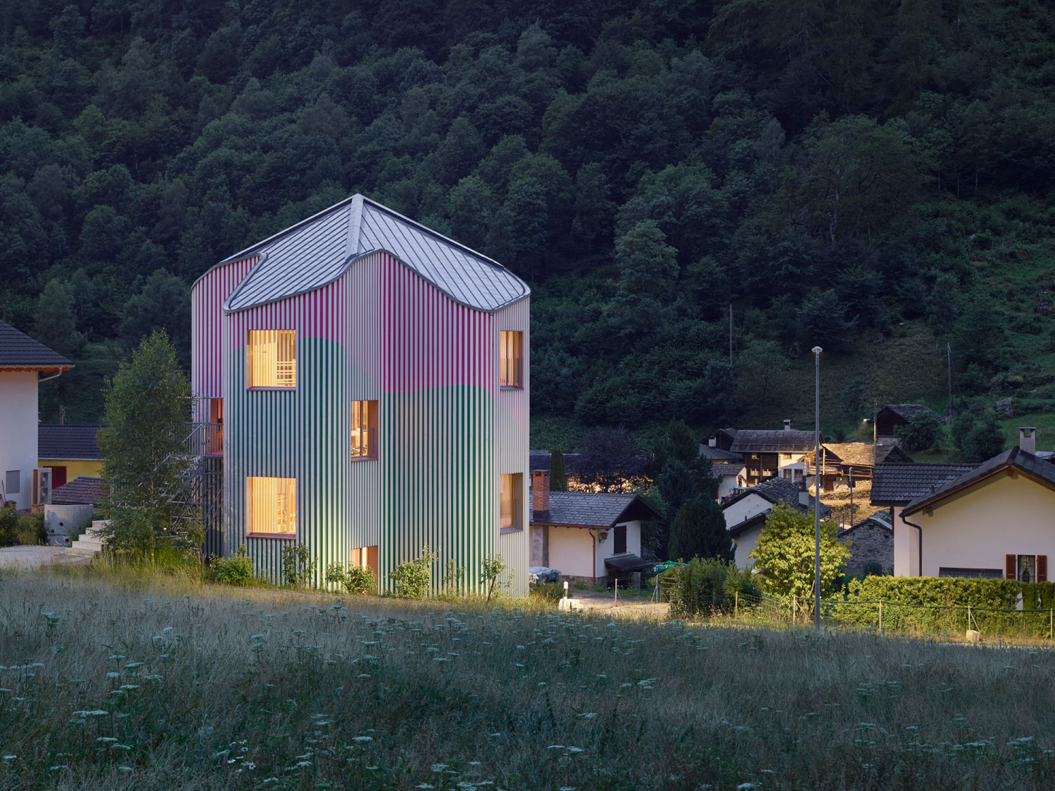 DAVIDE MACULLO & DAVID BUREN - SINUSOIDE PERMANENT WORK IN SITU - ROSSA, SWITZERLAND