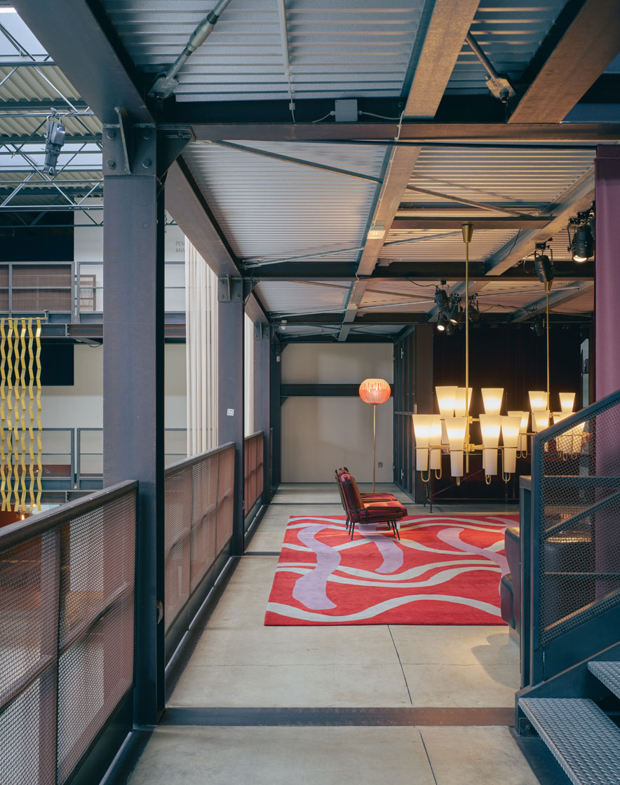 NILUFAR  - MILAN - ITALY