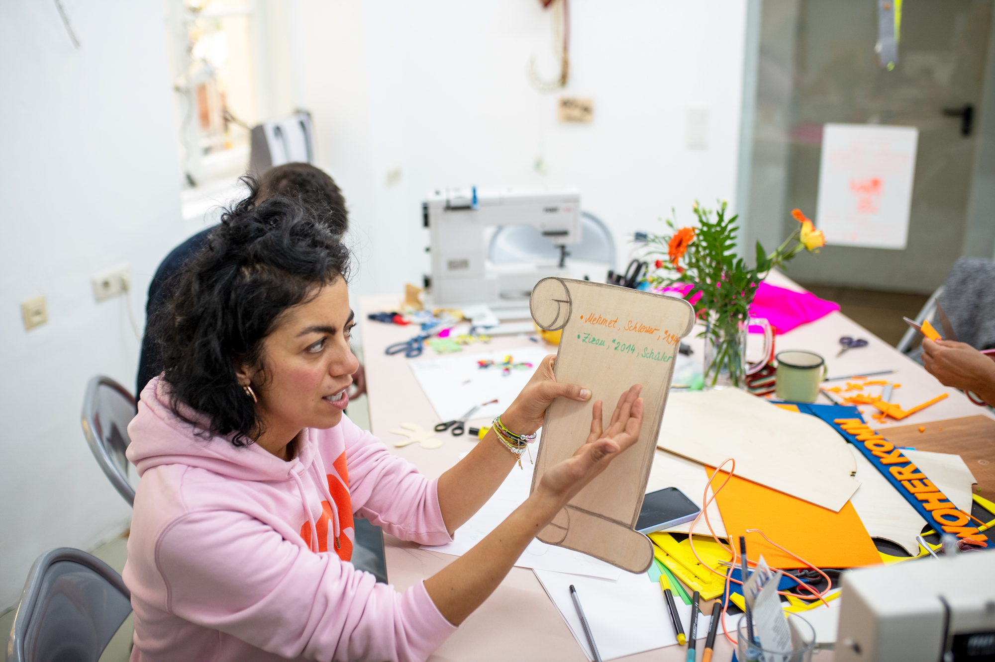 Elvin Turgut and her 'Scroll' memento. Image: Tom Hauzenberger.