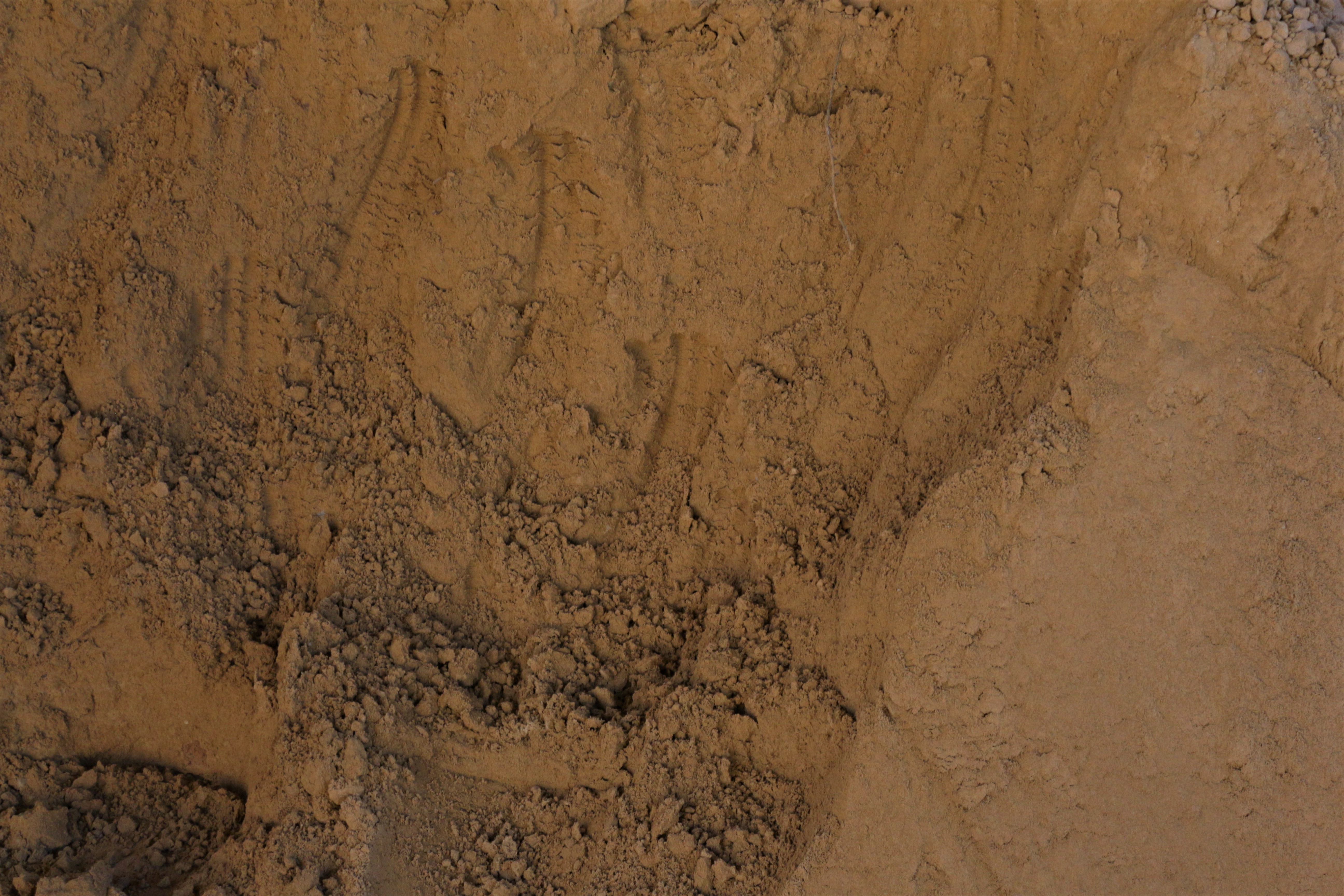 Some are richer in components like alumina, which presets the final aspect