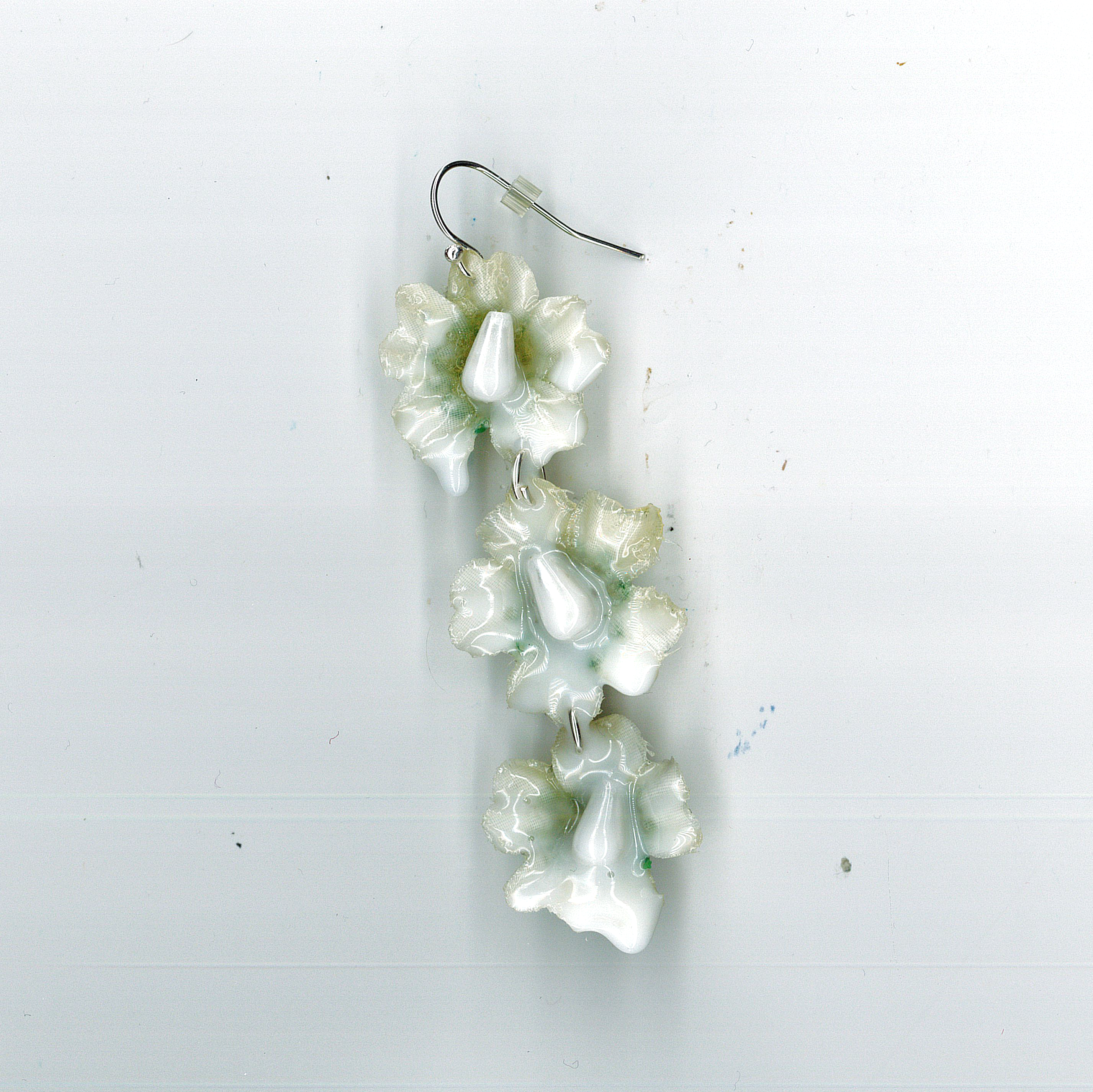 0072-00 MILKY EARRING | 210 sek/pc