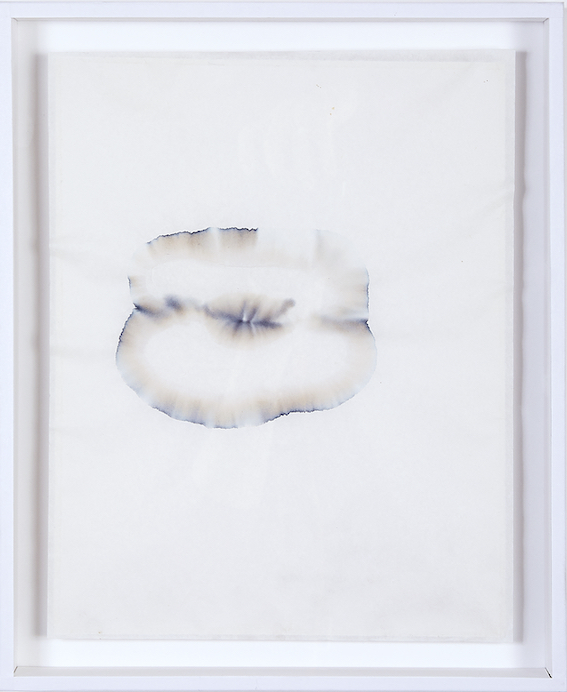 Dissoudre le paysage [l’eau pénètre dans tous les trous] , 2019 Feutre, encre et eau de pluie sur papier de riz, 21 x 30 cm