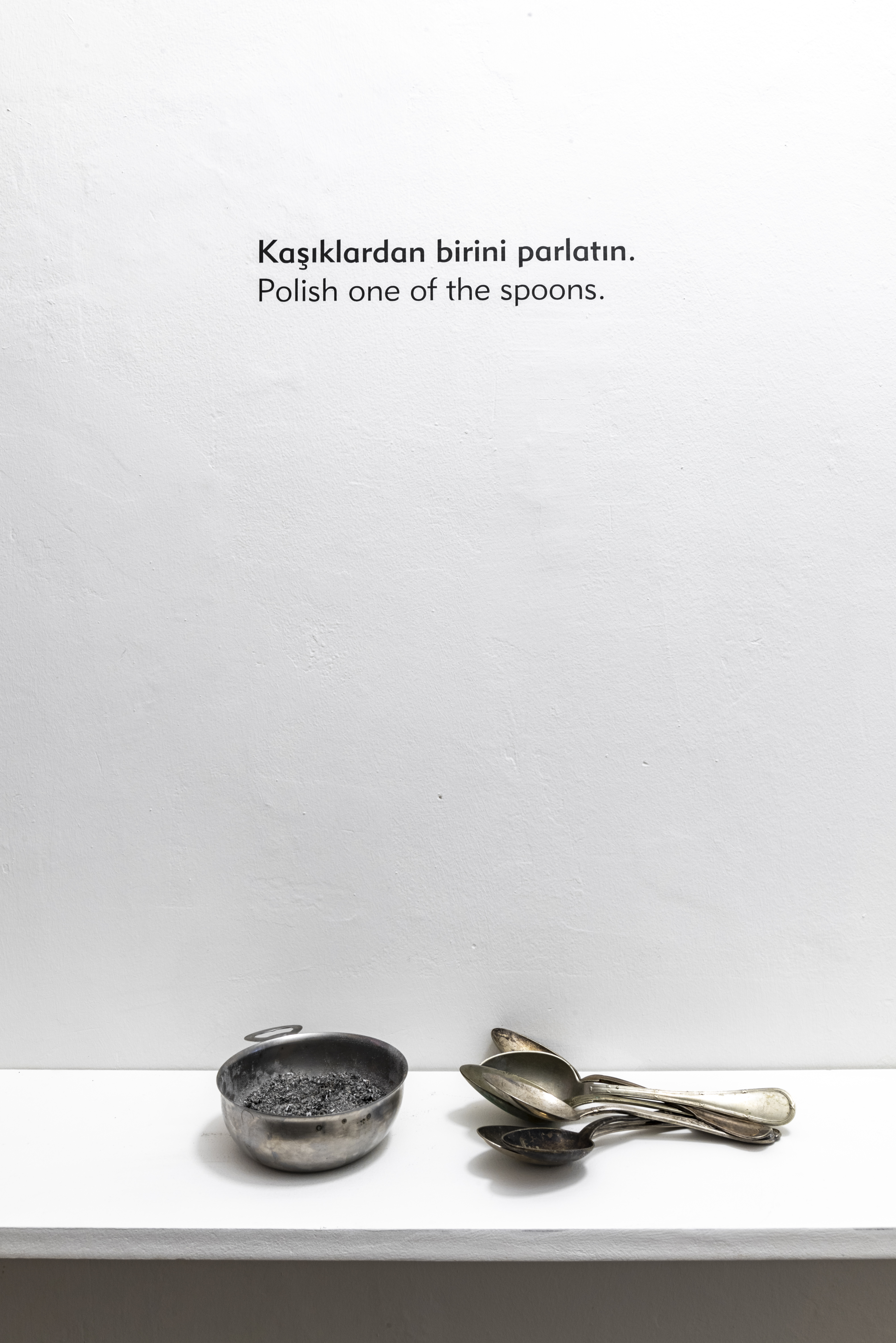 İstanbul Queer Art Collective, you do not have to follow the instructions, 2021. 6 performance instructions and mixed medium installation.