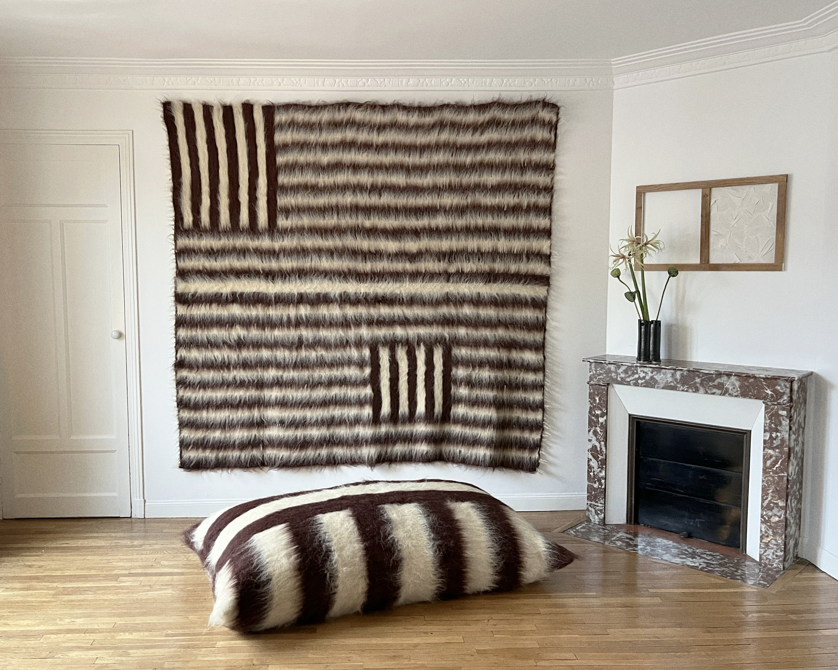 Exaggeration Sustains Set