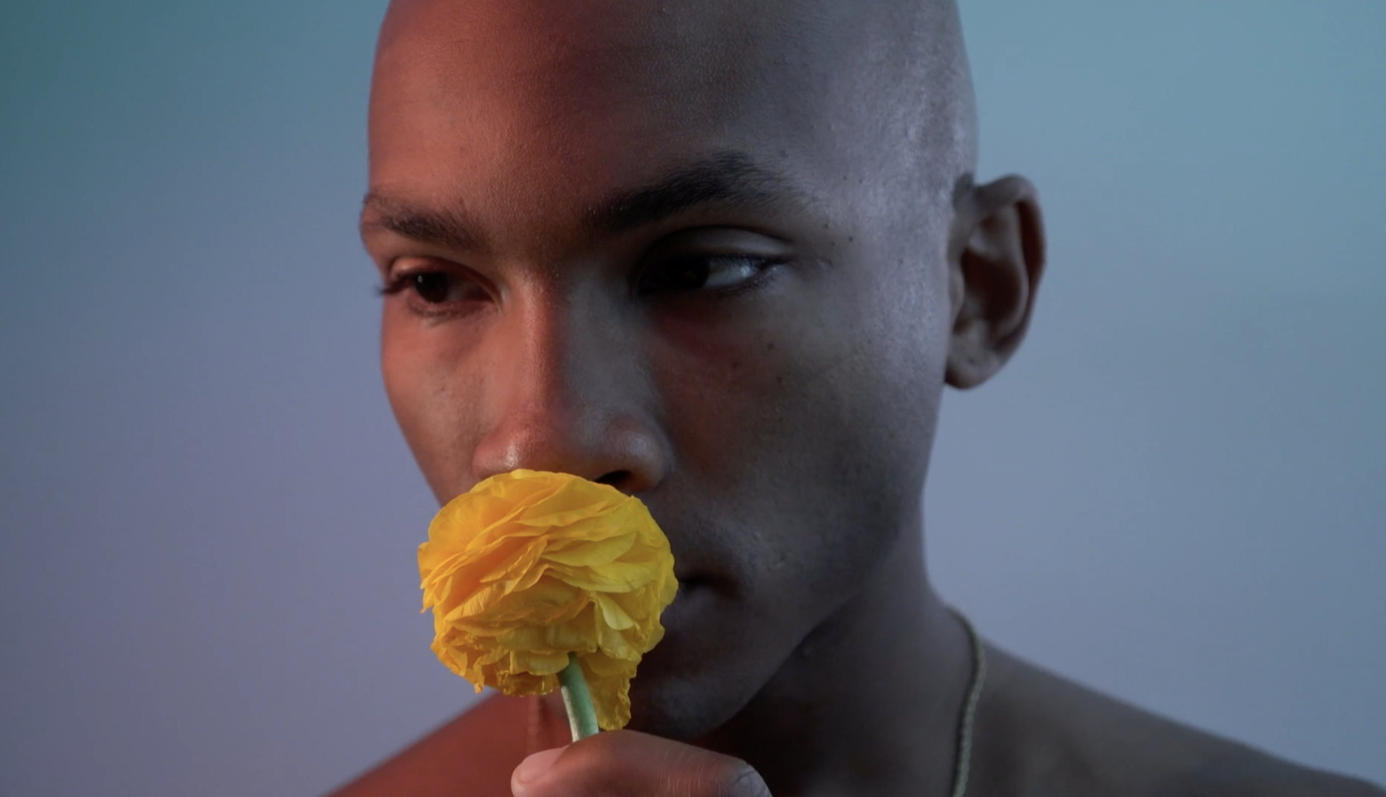 Men Should Hold More Flowers